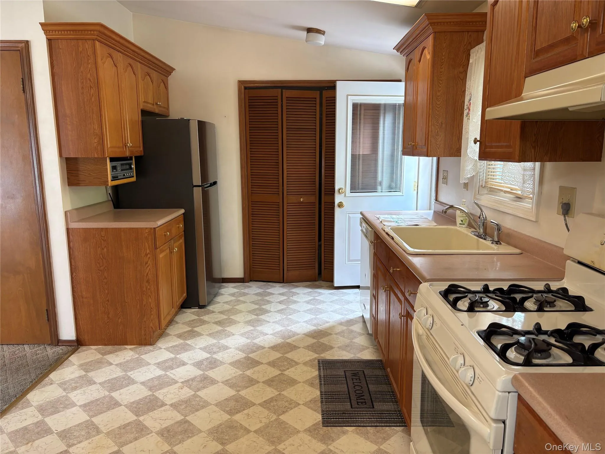 100 John Street, Saugerties, NY, 3 Bedrooms Bedrooms, 6 Rooms Rooms,2 BathroomsBathrooms,Residential,For Rent,John,0,1054276 100 John Street, Saugerties, NY, 3 Bedrooms Bedrooms, 6 Rooms Rooms,2 BathroomsBathrooms,Residential,For Rent,John,0,1054276