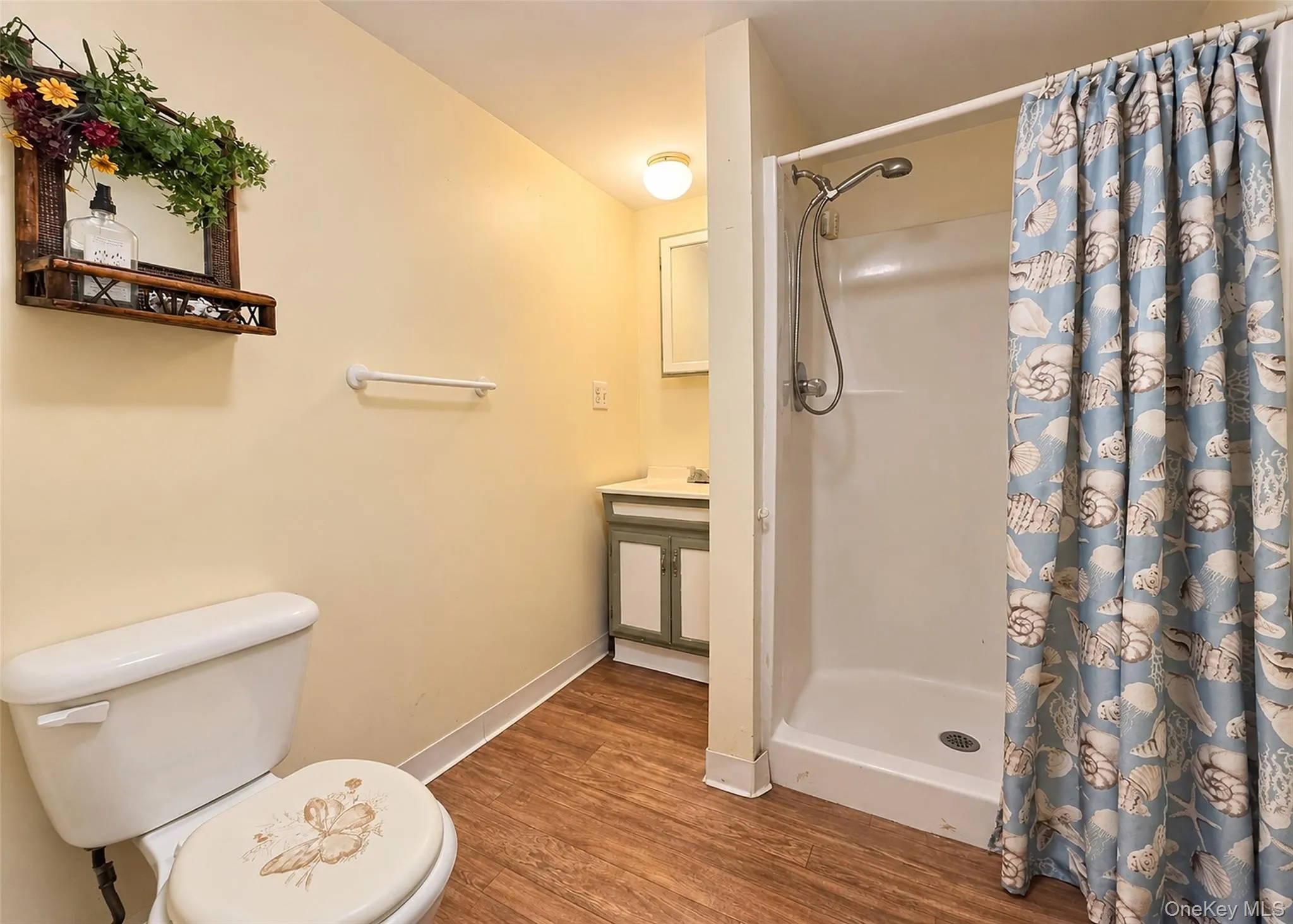 2 Renwick Road, Brookhaven, NY, 3 Bedrooms Bedrooms, 7 Rooms Rooms,2 BathroomsBathrooms,Residential,For Rent,Renwick,0,1054287 2 Renwick Road, Brookhaven, NY, 3 Bedrooms Bedrooms, 7 Rooms Rooms,2 BathroomsBathrooms,Residential,For Rent,Renwick,0,1054287
