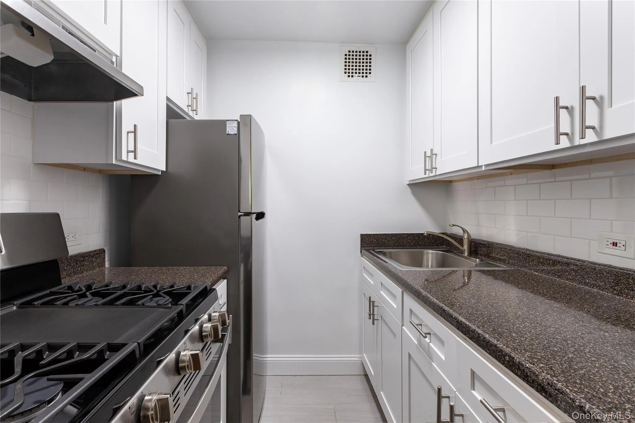 3215 Arlington Avenue, New York, NY, 1 Bedroom Bedrooms, 3 Rooms Rooms,1 BathroomBathrooms,Residential,For Rent,Arlington,0,1054290 3215 Arlington Avenue, New York, NY, 1 Bedroom Bedrooms, 3 Rooms Rooms,1 BathroomBathrooms,Residential,For Rent,Arlington,0,1054290