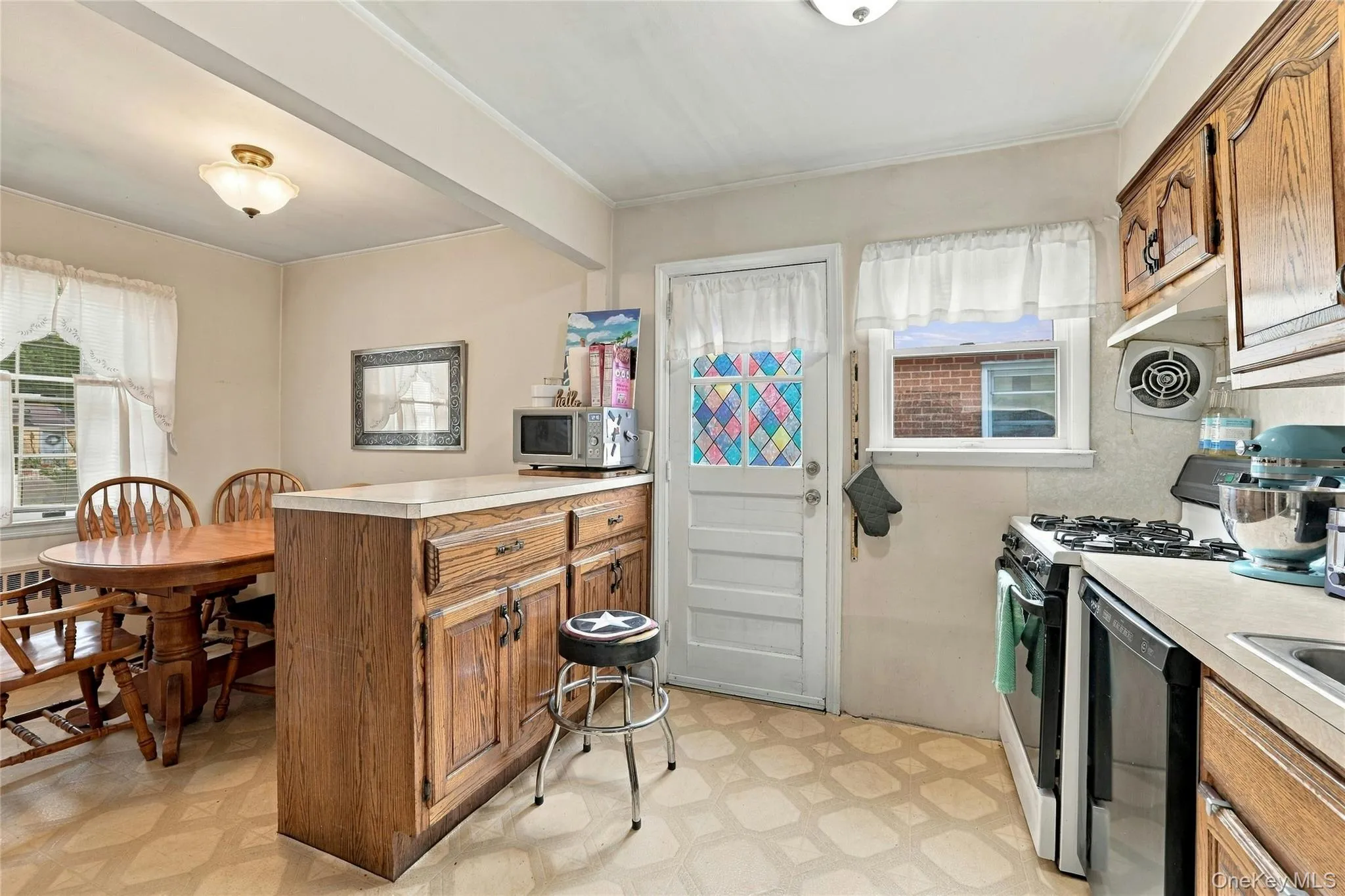 7954 264th Street, New York, NY, 4 Bedrooms Bedrooms, 6 Rooms Rooms,2 BathroomsBathrooms,Residential,For Rent,264th,0,1054291 7954 264th Street, New York, NY, 4 Bedrooms Bedrooms, 6 Rooms Rooms,2 BathroomsBathrooms,Residential,For Rent,264th,0,1054291