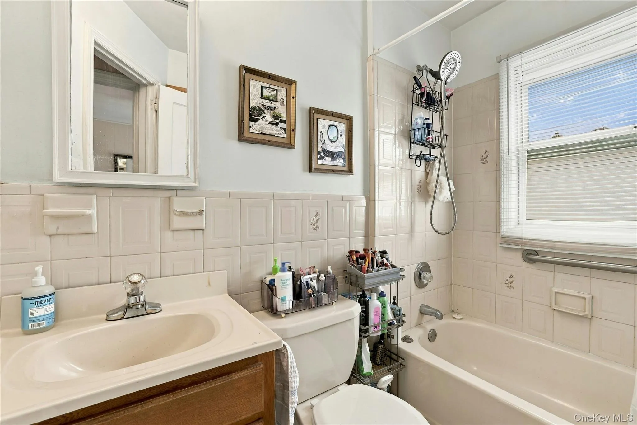 7954 264th Street, New York, NY, 4 Bedrooms Bedrooms, 6 Rooms Rooms,2 BathroomsBathrooms,Residential,For Rent,264th,0,1054291 7954 264th Street, New York, NY, 4 Bedrooms Bedrooms, 6 Rooms Rooms,2 BathroomsBathrooms,Residential,For Rent,264th,0,1054291