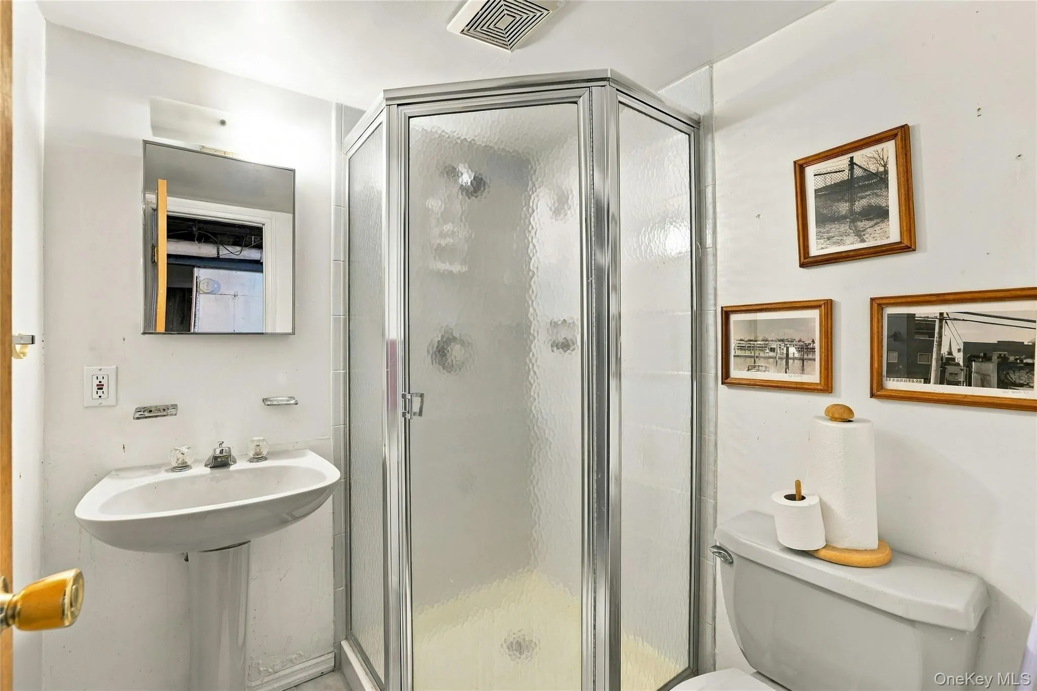 7954 264th Street, New York, NY, 4 Bedrooms Bedrooms, 6 Rooms Rooms,2 BathroomsBathrooms,Residential,For Rent,264th,0,1054291 7954 264th Street, New York, NY, 4 Bedrooms Bedrooms, 6 Rooms Rooms,2 BathroomsBathrooms,Residential,For Rent,264th,0,1054291