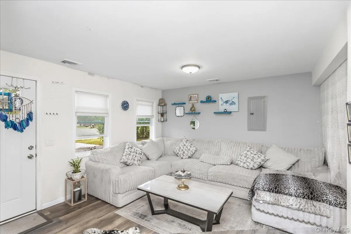 761 Provost Avenue, Brookhaven, NY, 3 Bedrooms Bedrooms, 5 Rooms Rooms,1 BathroomBathrooms,Residential,For Rent,Provost,0,1054306 761 Provost Avenue, Brookhaven, NY, 3 Bedrooms Bedrooms, 5 Rooms Rooms,1 BathroomBathrooms,Residential,For Rent,Provost,0,1054306