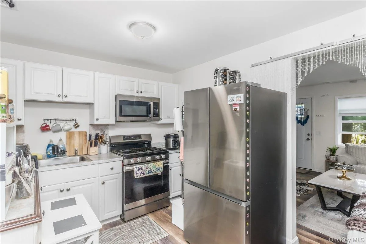 761 Provost Avenue, Brookhaven, NY, 3 Bedrooms Bedrooms, 5 Rooms Rooms,1 BathroomBathrooms,Residential,For Rent,Provost,0,1054306 761 Provost Avenue, Brookhaven, NY, 3 Bedrooms Bedrooms, 5 Rooms Rooms,1 BathroomBathrooms,Residential,For Rent,Provost,0,1054306
