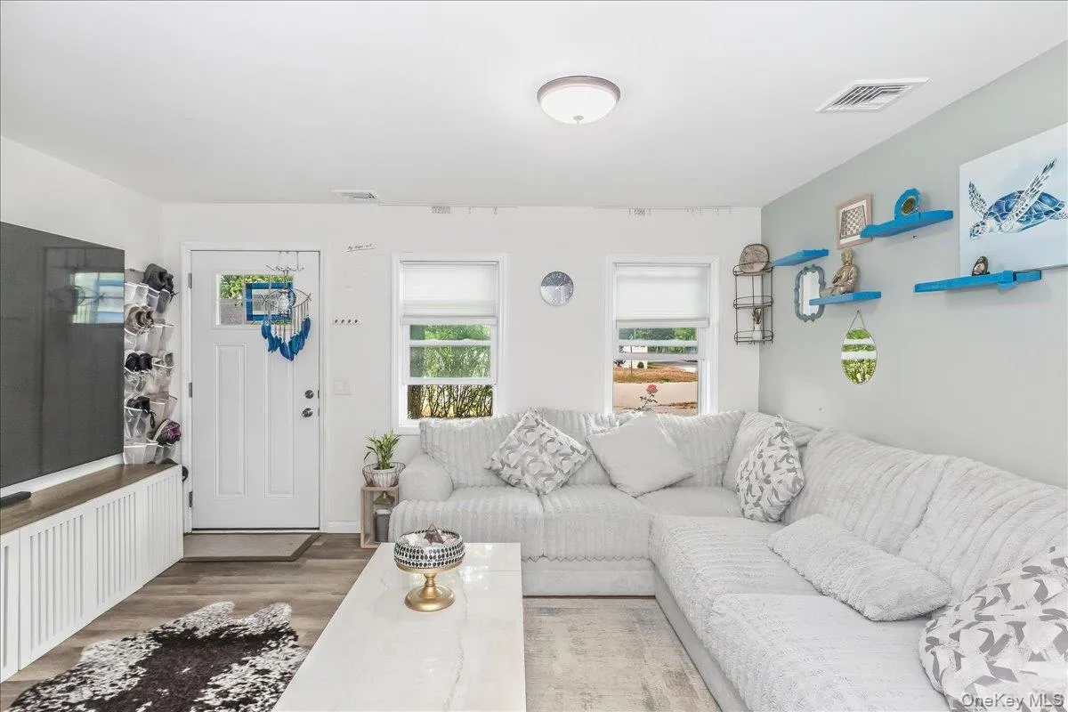 761 Provost Avenue, Brookhaven, NY, 3 Bedrooms Bedrooms, 5 Rooms Rooms,1 BathroomBathrooms,Residential,For Rent,Provost,0,1054306 761 Provost Avenue, Brookhaven, NY, 3 Bedrooms Bedrooms, 5 Rooms Rooms,1 BathroomBathrooms,Residential,For Rent,Provost,0,1054306