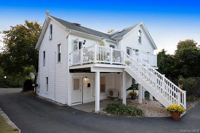 11 Prospect Street, Huntington, NY, 1 Bedroom Bedrooms, 4 Room Rooms,1 BathroomBathrooms,Residential Lease,For Rent,Prospect,0,1054318 11 Prospect Street, Huntington, NY, 1 Bedroom Bedrooms, 4 Room Rooms,1 BathroomBathrooms,Residential Lease,For Rent,Prospect,0,1054318