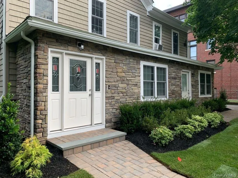 11 Prospect Street, Huntington, NY, 1 Bedroom Bedrooms, 4 Rooms Rooms,1 BathroomBathrooms,Residential Lease,For Rent,Prospect,0,1054318 11 Prospect Street, Huntington, NY, 1 Bedroom Bedrooms, 4 Rooms Rooms,1 BathroomBathrooms,Residential Lease,For Rent,Prospect,0,1054318