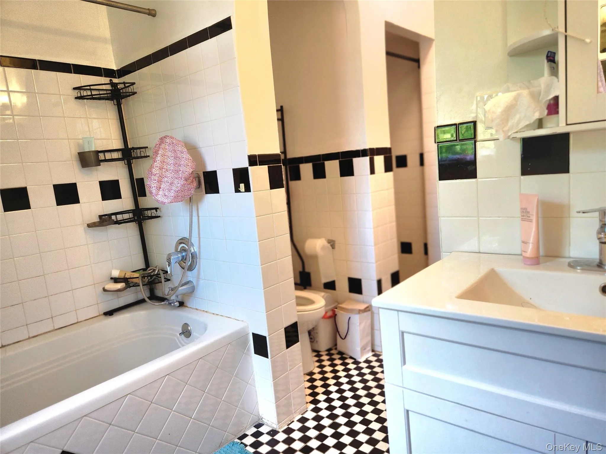 21417 45th Drive, New York, NY, 3 Bedrooms Bedrooms, 8 Rooms Rooms,2 BathroomsBathrooms,Residential,For Rent,45th,0,1054320 21417 45th Drive, New York, NY, 3 Bedrooms Bedrooms, 8 Rooms Rooms,2 BathroomsBathrooms,Residential,For Rent,45th,0,1054320