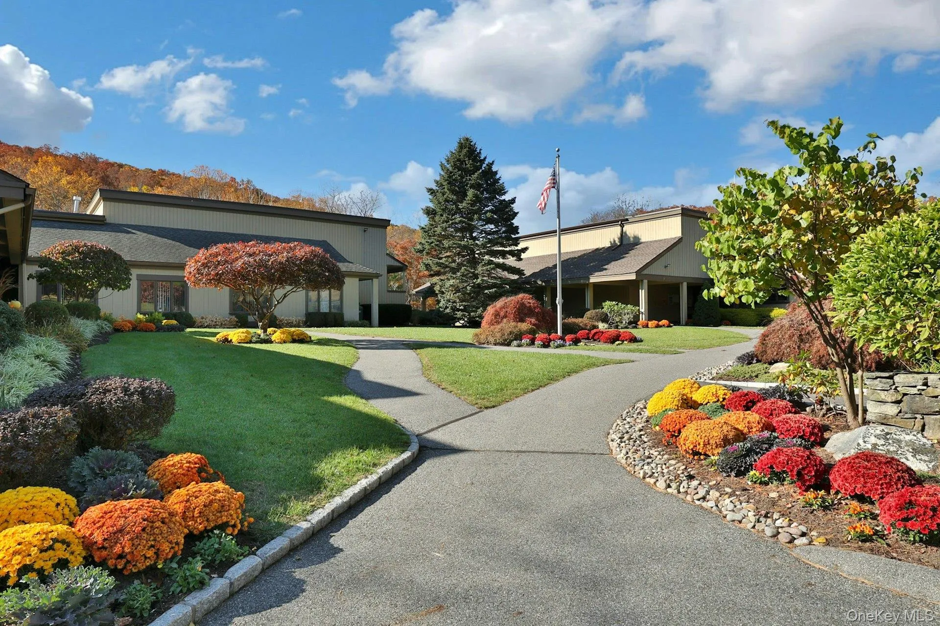 569 Heritage Hills Dr, Somers, NY, 2 Bedrooms Bedrooms, 5 Rooms Rooms,2 BathroomsBathrooms,Residential,For Rent,Heritage Hills Dr,0,1054321 569 Heritage Hills Dr, Somers, NY, 2 Bedrooms Bedrooms, 5 Rooms Rooms,2 BathroomsBathrooms,Residential,For Rent,Heritage Hills Dr,0,1054321