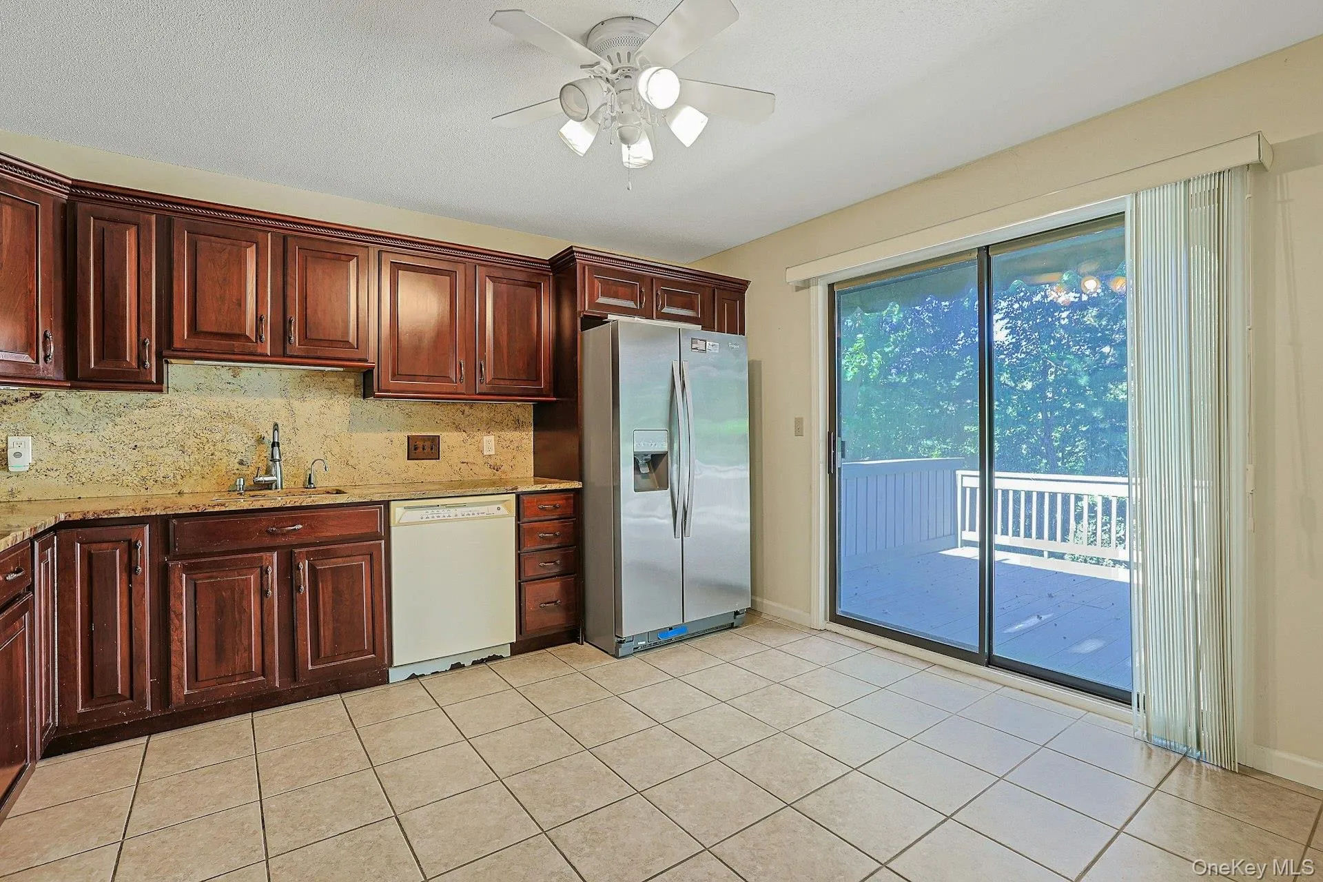 Kitchen with outdoor access Kitchen with outdoor access