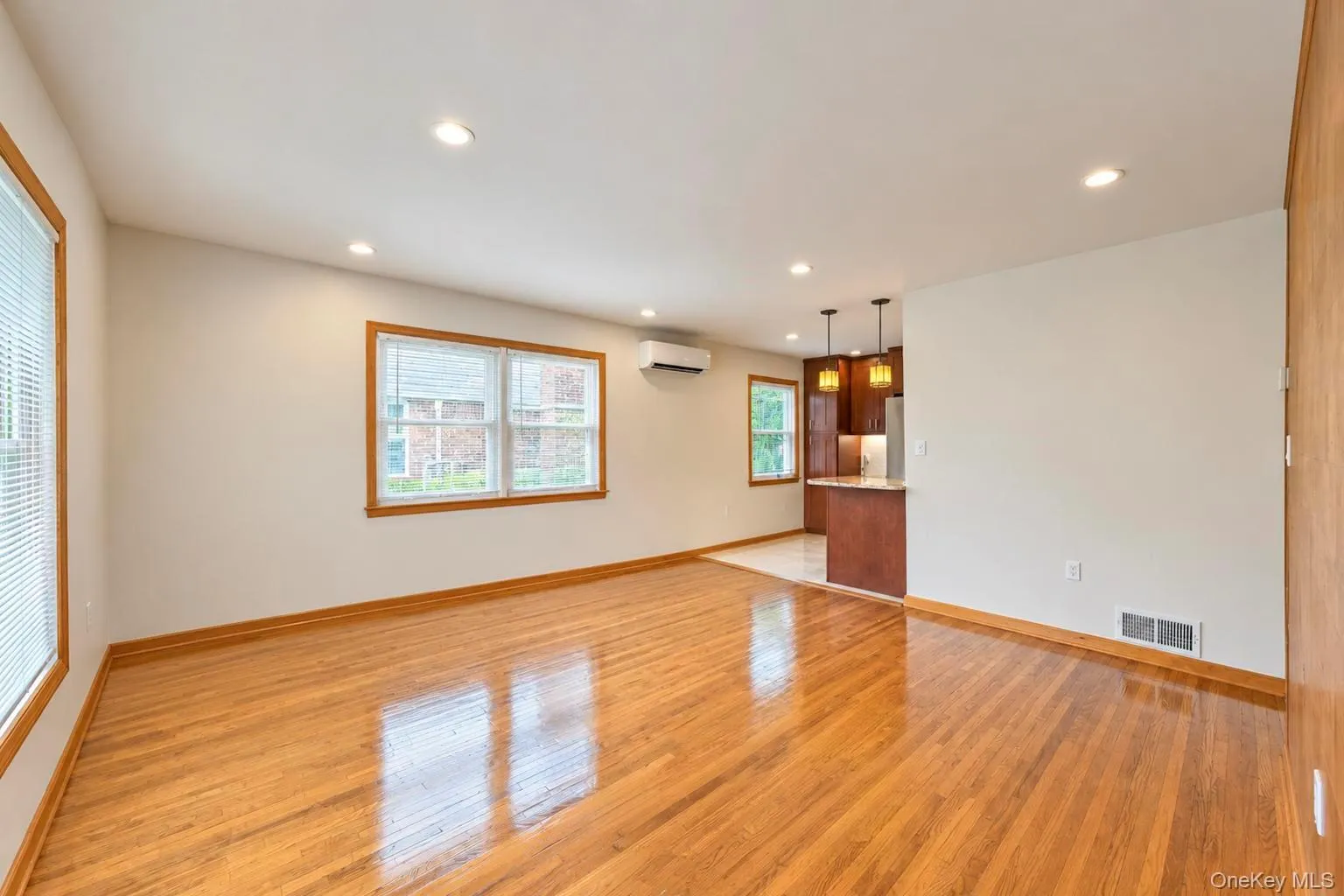 30 Mc Alester Avenue, Oyster Bay, NY, 4 Bedrooms Bedrooms, 8 Rooms Rooms,3 BathroomsBathrooms,Residential,For Rent,Mc Alester,0,1054322 30 Mc Alester Avenue, Oyster Bay, NY, 4 Bedrooms Bedrooms, 8 Rooms Rooms,3 BathroomsBathrooms,Residential,For Rent,Mc Alester,0,1054322