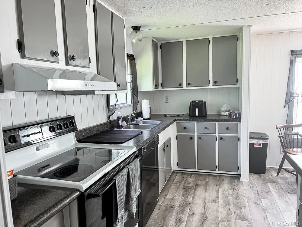 166 Seeman Road, Neversink, NY, 5 Bedrooms Bedrooms, 13 Rooms Rooms,2 BathroomsBathrooms,Residential,For Rent,Seeman,0,1054327 166 Seeman Road, Neversink, NY, 5 Bedrooms Bedrooms, 13 Rooms Rooms,2 BathroomsBathrooms,Residential,For Rent,Seeman,0,1054327