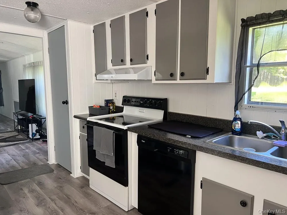 166 Seeman Road, Neversink, NY, 5 Bedrooms Bedrooms, 13 Rooms Rooms,2 BathroomsBathrooms,Residential,For Rent,Seeman,0,1054327 166 Seeman Road, Neversink, NY, 5 Bedrooms Bedrooms, 13 Rooms Rooms,2 BathroomsBathrooms,Residential,For Rent,Seeman,0,1054327
