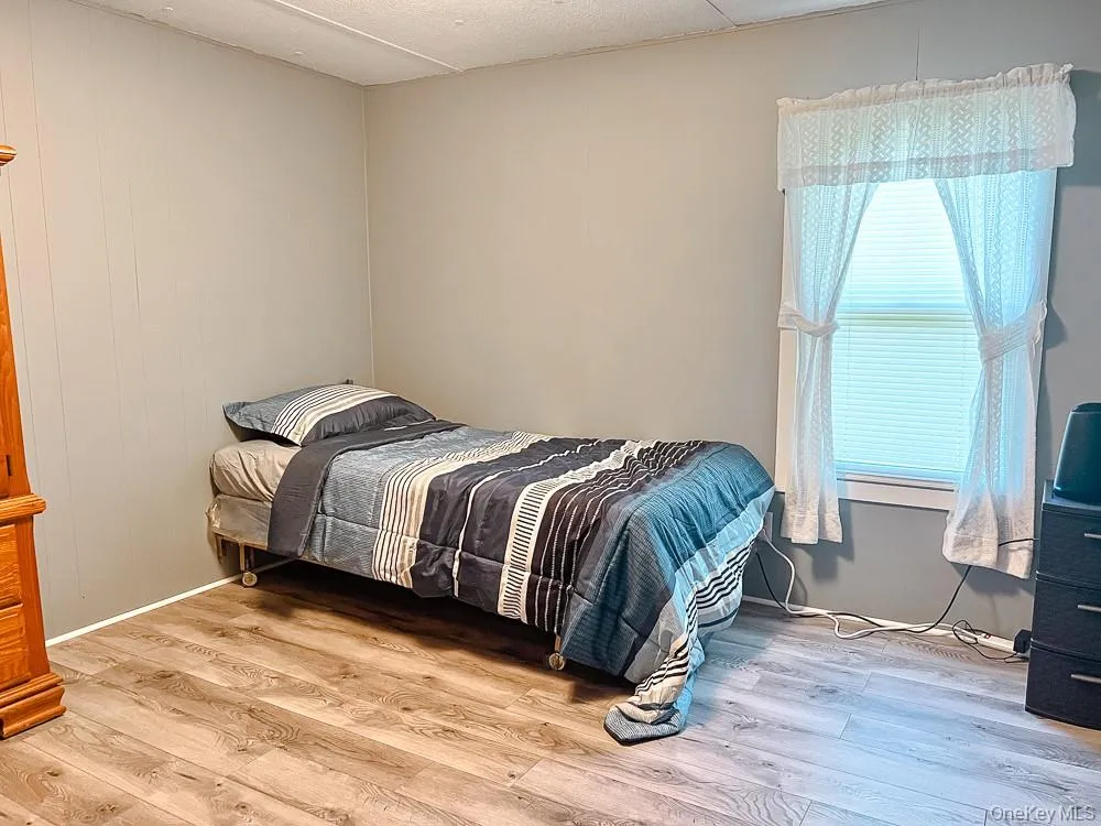 166 Seeman Road, Neversink, NY, 5 Bedrooms Bedrooms, 13 Rooms Rooms,2 BathroomsBathrooms,Residential,For Rent,Seeman,0,1054327 166 Seeman Road, Neversink, NY, 5 Bedrooms Bedrooms, 13 Rooms Rooms,2 BathroomsBathrooms,Residential,For Rent,Seeman,0,1054327