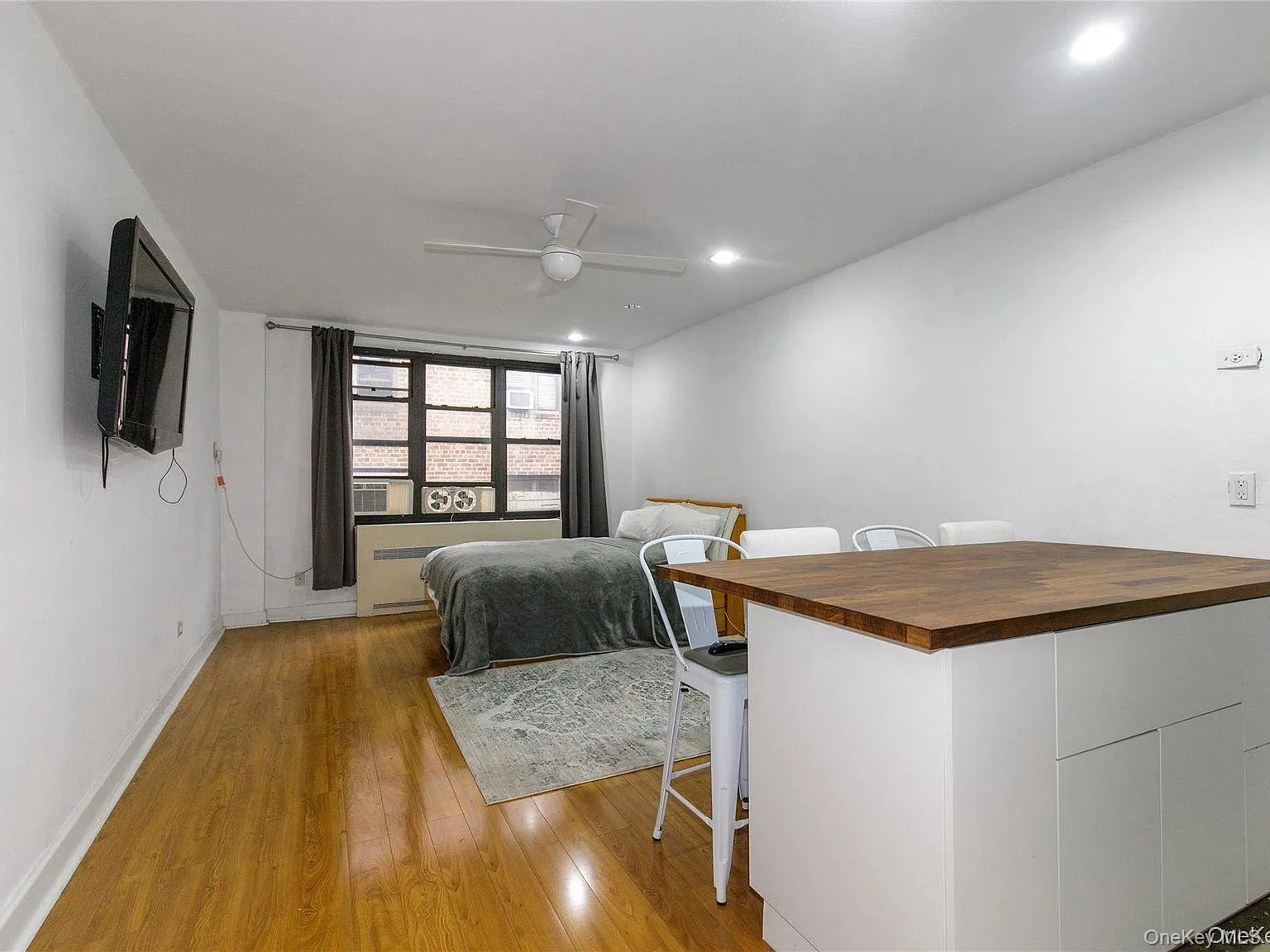 15 Canterbury Road, North Hempstead, NY, 1 Room Rooms,1 BathroomBathrooms,Residential,For Rent,Canterbury,0,1054330 15 Canterbury Road, North Hempstead, NY, 1 Room Rooms,1 BathroomBathrooms,Residential,For Rent,Canterbury,0,1054330