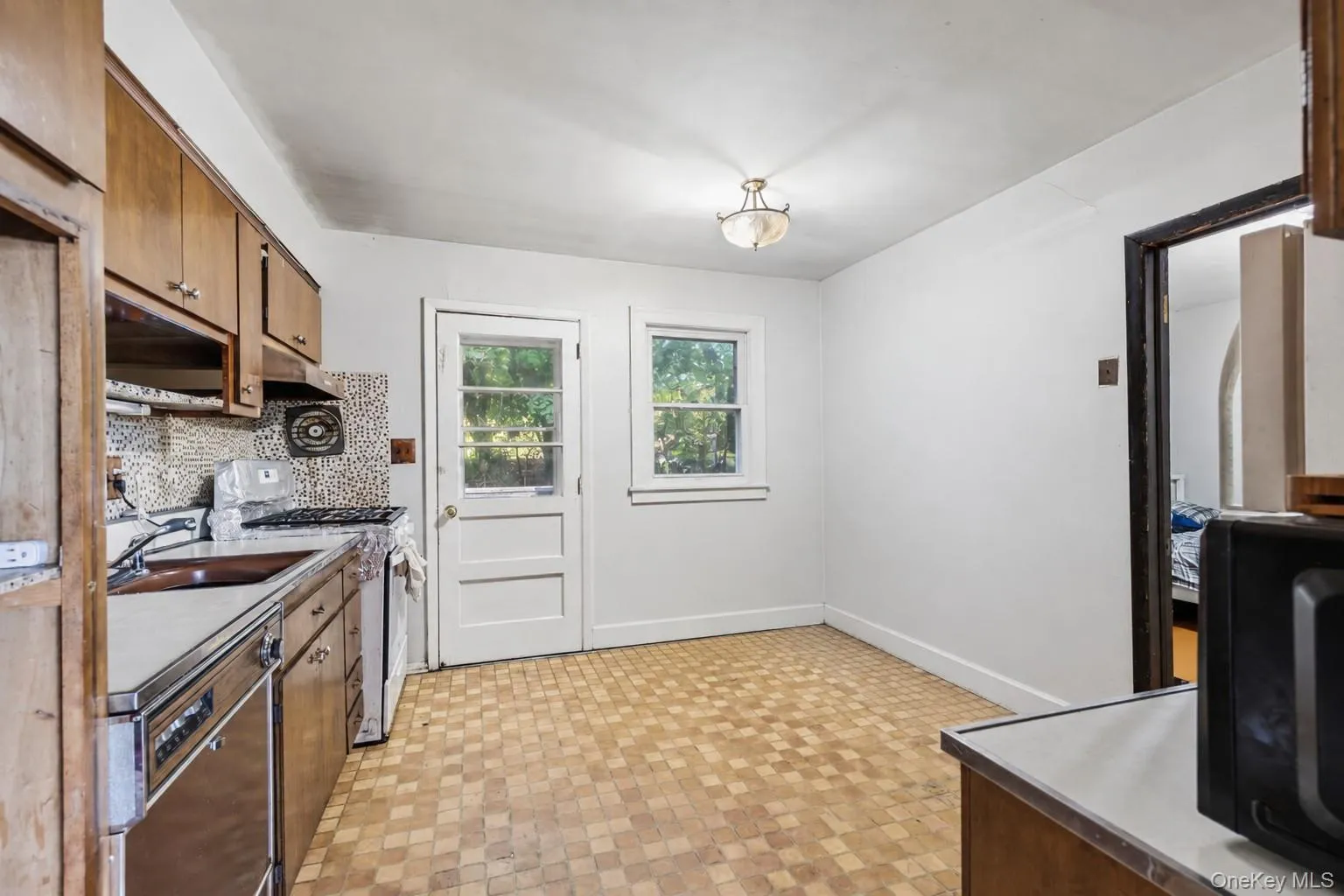 4 Great Oaks Drive, Clarkstown, NY, 4 Bedrooms Bedrooms, 9 Rooms Rooms,2 BathroomsBathrooms,Residential,For Rent,Great Oaks,0,1054334 4 Great Oaks Drive, Clarkstown, NY, 4 Bedrooms Bedrooms, 9 Rooms Rooms,2 BathroomsBathrooms,Residential,For Rent,Great Oaks,0,1054334