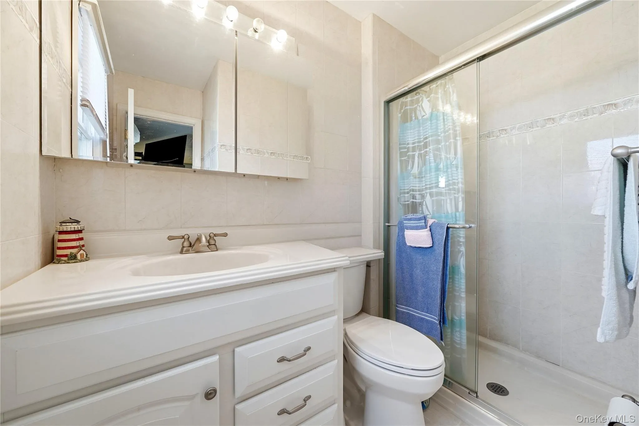 121 Drake Court, Islip, NY, 5 Bedrooms Bedrooms, 8 Rooms Rooms,3 BathroomsBathrooms,Residential,For Rent,Drake,0,1054341 121 Drake Court, Islip, NY, 5 Bedrooms Bedrooms, 8 Rooms Rooms,3 BathroomsBathrooms,Residential,For Rent,Drake,0,1054341