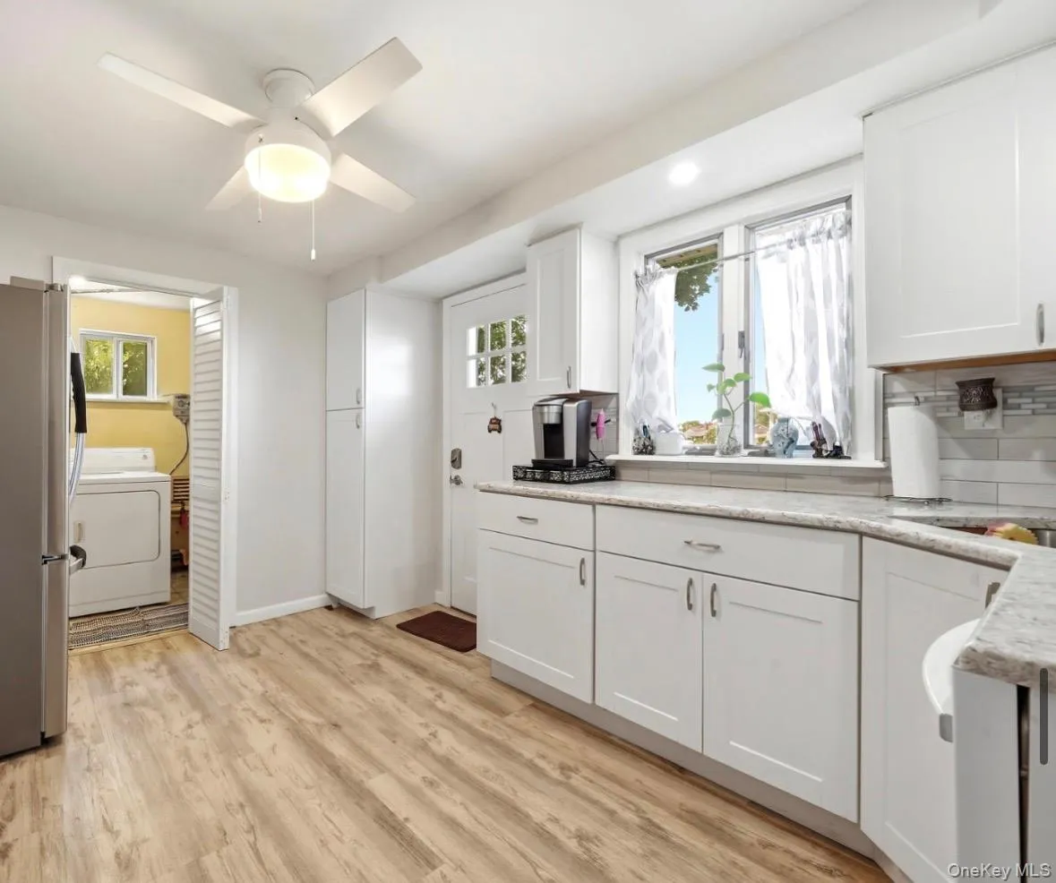 121 Drake Court, Islip, NY, 5 Bedrooms Bedrooms, 8 Rooms Rooms,3 BathroomsBathrooms,Residential,For Rent,Drake,0,1054341 121 Drake Court, Islip, NY, 5 Bedrooms Bedrooms, 8 Rooms Rooms,3 BathroomsBathrooms,Residential,For Rent,Drake,0,1054341