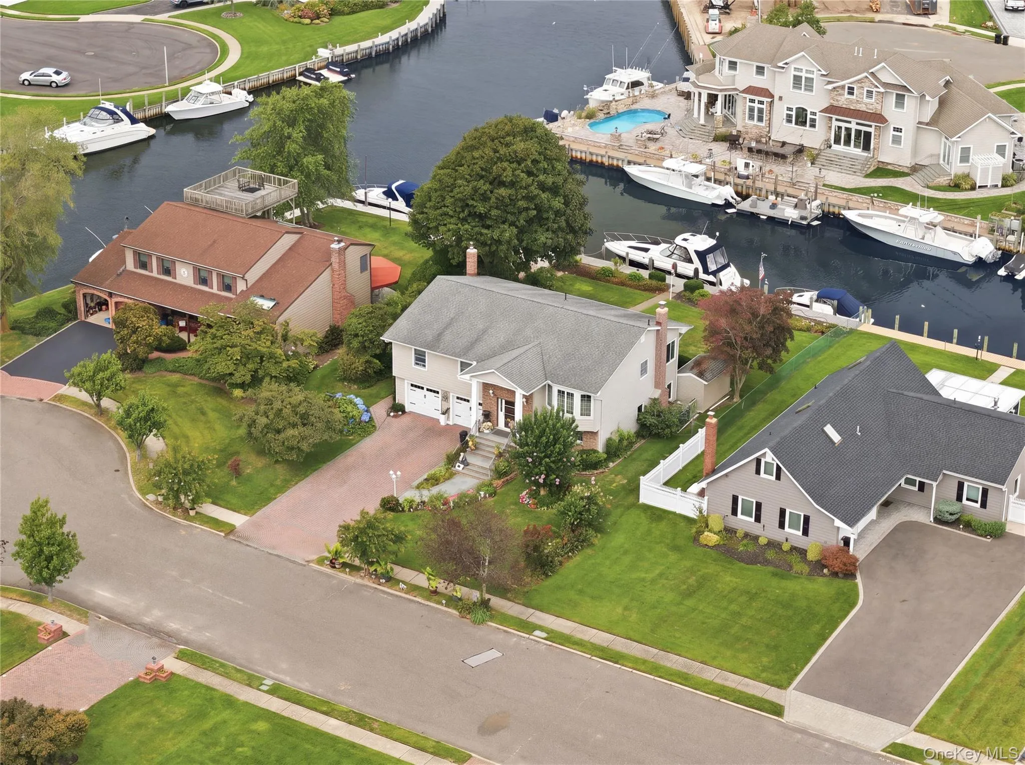 121 Drake Court, Islip, NY, 5 Bedrooms Bedrooms, 8 Rooms Rooms,3 BathroomsBathrooms,Residential,For Rent,Drake,0,1054341 121 Drake Court, Islip, NY, 5 Bedrooms Bedrooms, 8 Rooms Rooms,3 BathroomsBathrooms,Residential,For Rent,Drake,0,1054341