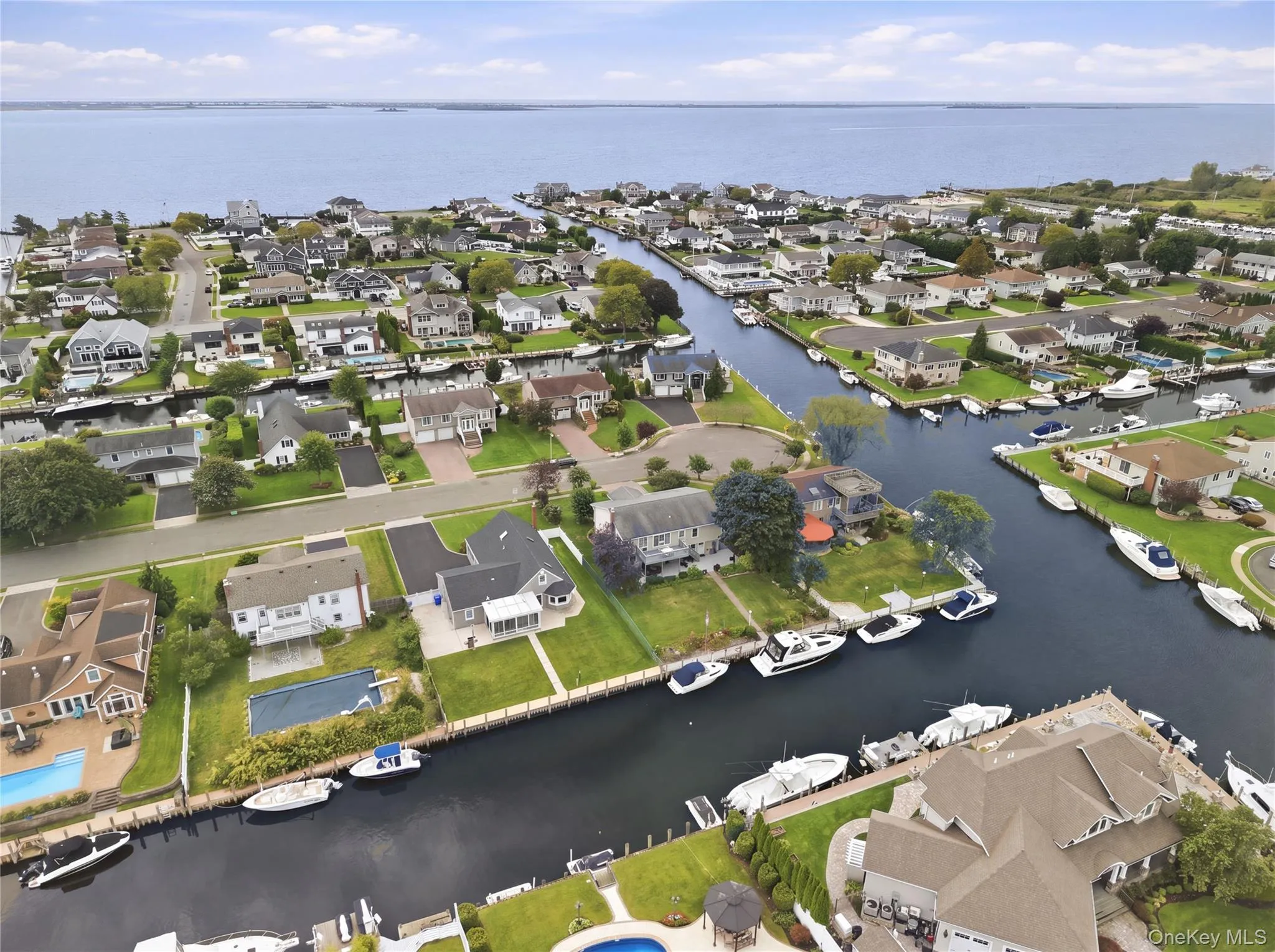 121 Drake Court, Islip, NY, 5 Bedrooms Bedrooms, 8 Rooms Rooms,3 BathroomsBathrooms,Residential,For Rent,Drake,0,1054341 121 Drake Court, Islip, NY, 5 Bedrooms Bedrooms, 8 Rooms Rooms,3 BathroomsBathrooms,Residential,For Rent,Drake,0,1054341