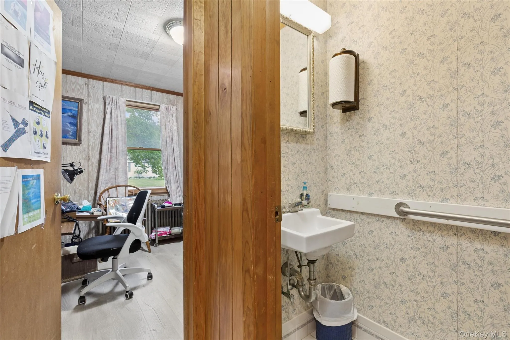 86 Log Road, Brookhaven, NY, 3 Bedrooms Bedrooms, 5 Rooms Rooms,1 BathroomBathrooms,Residential,For Rent,Log,0,1054342 86 Log Road, Brookhaven, NY, 3 Bedrooms Bedrooms, 5 Rooms Rooms,1 BathroomBathrooms,Residential,For Rent,Log,0,1054342