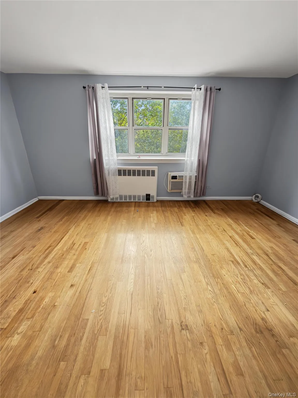 153-25 88th Street, New York, NY, 1 Bedroom Bedrooms, 4 Rooms Rooms,1 BathroomBathrooms,Residential,For Rent,88th Street,0,1054346 153-25 88th Street, New York, NY, 1 Bedroom Bedrooms, 4 Rooms Rooms,1 BathroomBathrooms,Residential,For Rent,88th Street,0,1054346