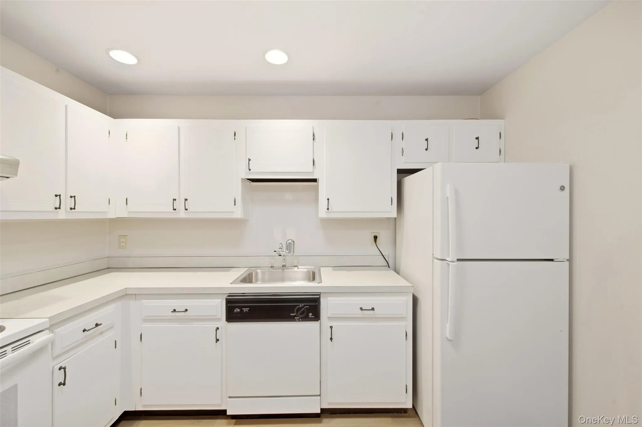 209 Strathmore Gate Drive, Brookhaven, NY, 1 Bedroom Bedrooms, 5 Rooms Rooms,1 BathroomBathrooms,Residential,For Rent,Strathmore Gate,0,1054350 209 Strathmore Gate Drive, Brookhaven, NY, 1 Bedroom Bedrooms, 5 Rooms Rooms,1 BathroomBathrooms,Residential,For Rent,Strathmore Gate,0,1054350