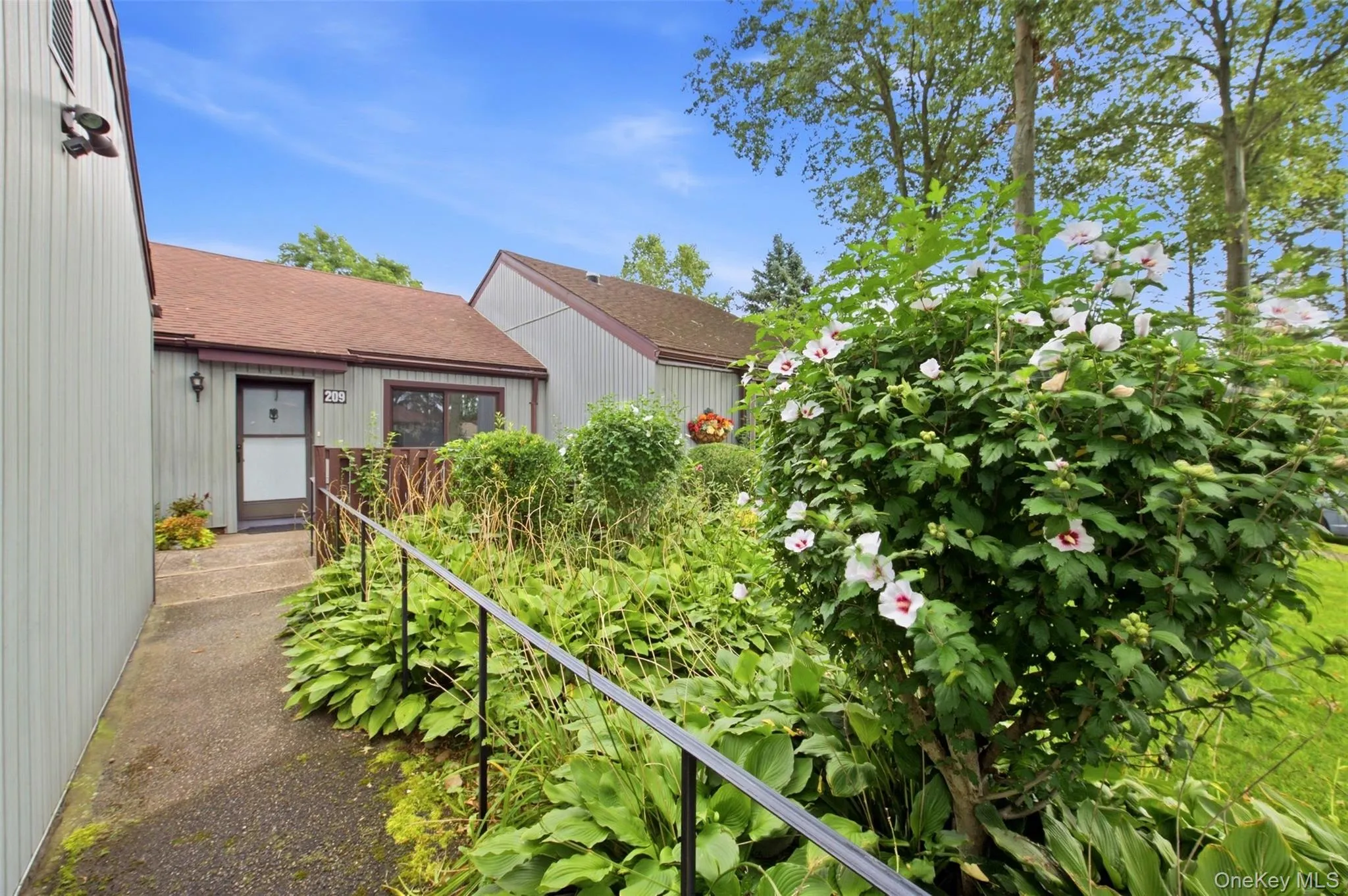 209 Strathmore Gate Drive, Brookhaven, NY, 1 Bedroom Bedrooms, 5 Rooms Rooms,1 BathroomBathrooms,Residential,For Rent,Strathmore Gate,0,1054350 209 Strathmore Gate Drive, Brookhaven, NY, 1 Bedroom Bedrooms, 5 Rooms Rooms,1 BathroomBathrooms,Residential,For Rent,Strathmore Gate,0,1054350