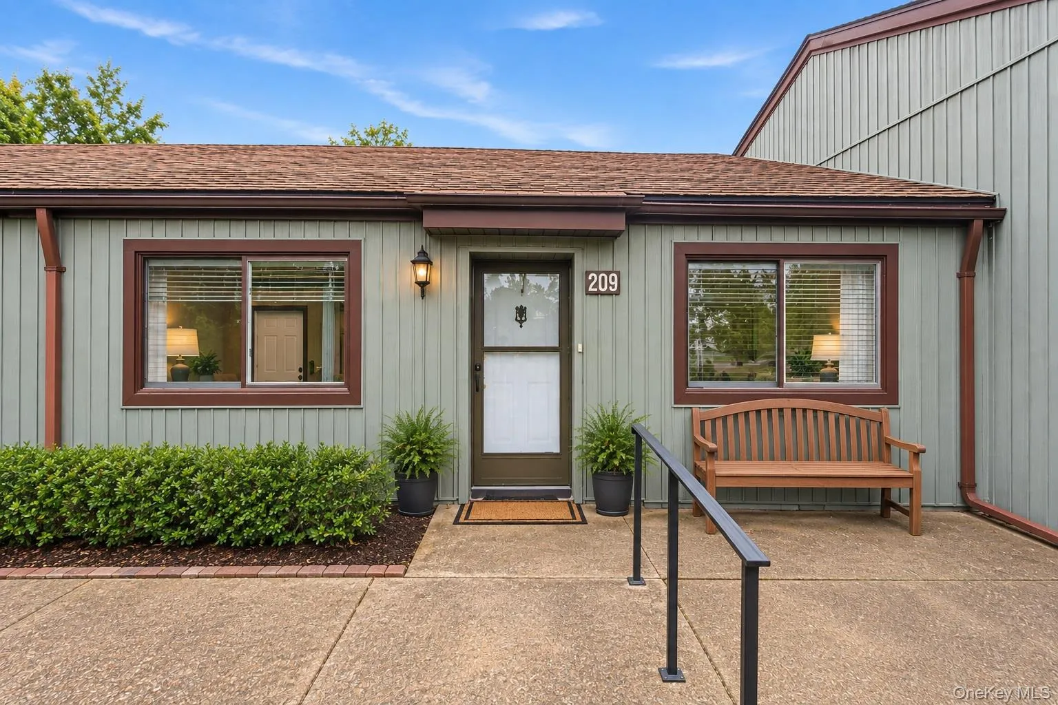 209 Strathmore Gate Drive, Brookhaven, NY, 1 Bedroom Bedrooms, 5 Rooms Rooms,1 BathroomBathrooms,Residential,For Rent,Strathmore Gate,0,1054350 209 Strathmore Gate Drive, Brookhaven, NY, 1 Bedroom Bedrooms, 5 Rooms Rooms,1 BathroomBathrooms,Residential,For Rent,Strathmore Gate,0,1054350