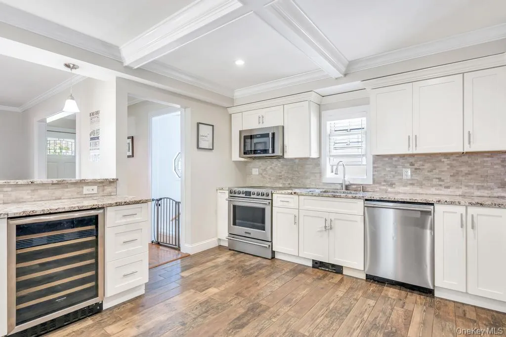 2327 Cleveland Street, Hempstead, NY, 3 Bedroom Bedrooms, 7 Room Rooms,1 BathroomBathrooms,Residential Lease,For Rent,Cleveland,0,1054353 2327 Cleveland Street, Hempstead, NY, 3 Bedroom Bedrooms, 7 Room Rooms,1 BathroomBathrooms,Residential Lease,For Rent,Cleveland,0,1054353
