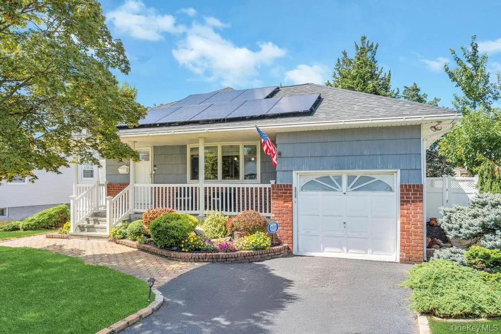 2327 Cleveland Street, Hempstead, NY, 3 Bedroom Bedrooms, 7 Room Rooms,1 BathroomBathrooms,Residential Lease,For Rent,Cleveland,0,1054353 2327 Cleveland Street, Hempstead, NY, 3 Bedroom Bedrooms, 7 Room Rooms,1 BathroomBathrooms,Residential Lease,For Rent,Cleveland,0,1054353