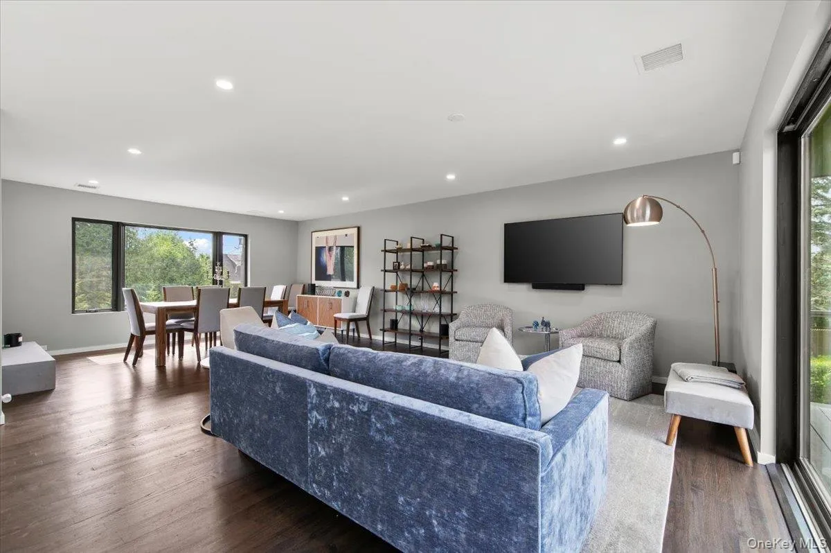 40 Knollwood Drive, Southampton, NY, 5 Bedrooms Bedrooms, 12 Rooms Rooms,4 BathroomsBathrooms,Residential,For Rent,Knollwood,0,1054363 40 Knollwood Drive, Southampton, NY, 5 Bedrooms Bedrooms, 12 Rooms Rooms,4 BathroomsBathrooms,Residential,For Rent,Knollwood,0,1054363