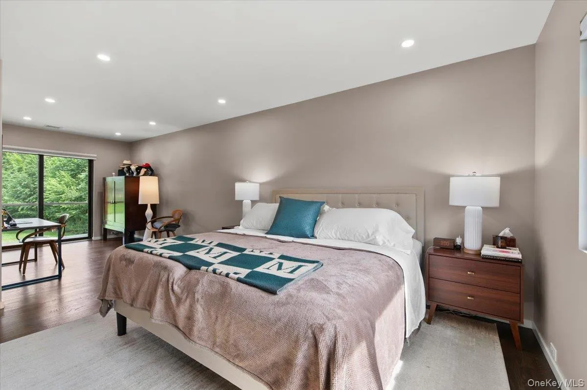 40 Knollwood Drive, Southampton, NY, 5 Bedrooms Bedrooms, 12 Rooms Rooms,4 BathroomsBathrooms,Residential,For Rent,Knollwood,0,1054363 40 Knollwood Drive, Southampton, NY, 5 Bedrooms Bedrooms, 12 Rooms Rooms,4 BathroomsBathrooms,Residential,For Rent,Knollwood,0,1054363