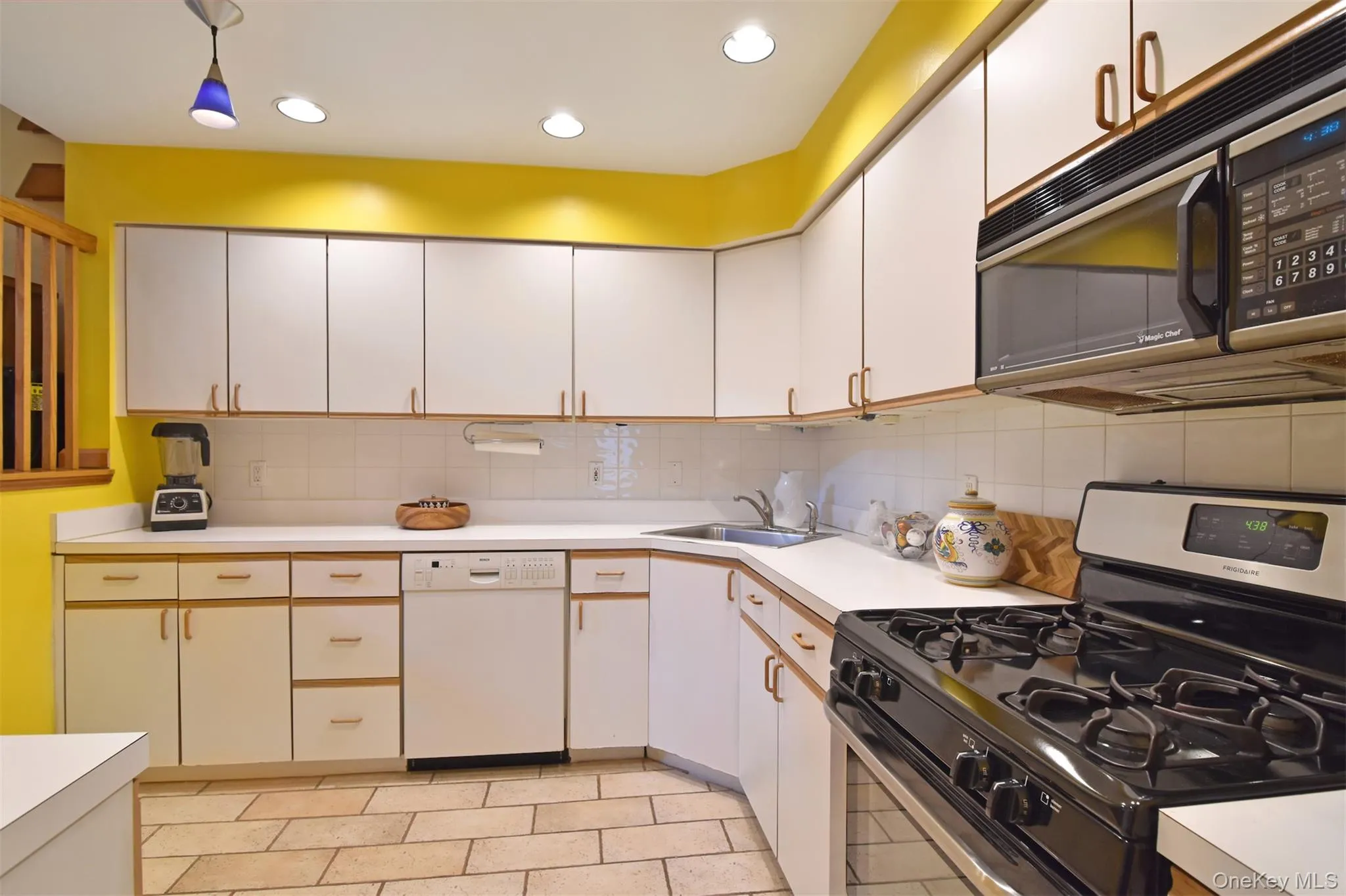 26 Sunnyside Place, Greenburgh, NY, 2 Bedrooms Bedrooms, 7 Rooms Rooms,3 BathroomsBathrooms,Residential Lease,For Rent,Sunnyside,0,1054365 26 Sunnyside Place, Greenburgh, NY, 2 Bedrooms Bedrooms, 7 Rooms Rooms,3 BathroomsBathrooms,Residential Lease,For Rent,Sunnyside,0,1054365