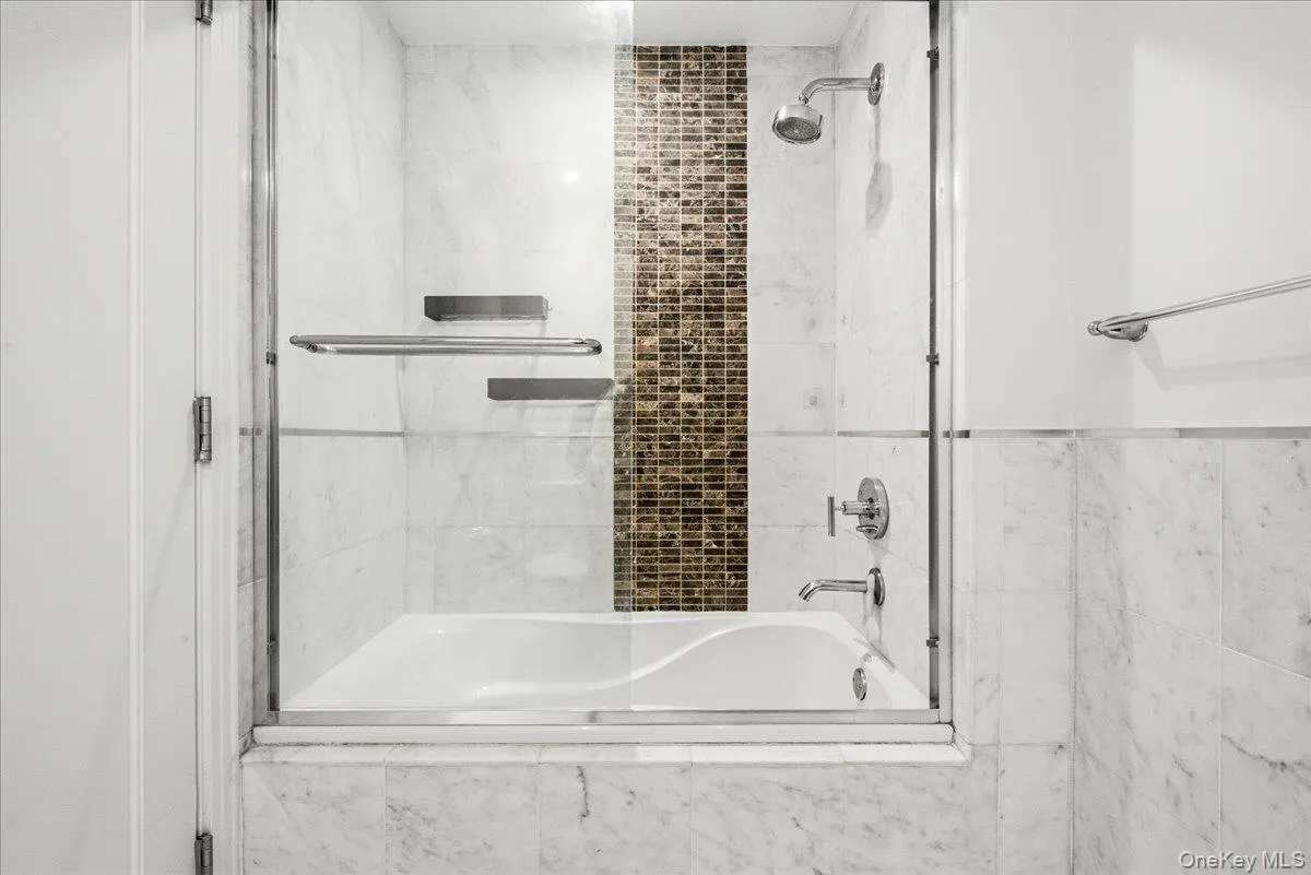 64-05 Yellowstone Boulevard, New York, NY, 1 Bedroom Bedrooms, 4 Rooms Rooms,1 BathroomBathrooms,Residential Lease,For Rent,Yellowstone,0,1054375 64-05 Yellowstone Boulevard, New York, NY, 1 Bedroom Bedrooms, 4 Rooms Rooms,1 BathroomBathrooms,Residential Lease,For Rent,Yellowstone,0,1054375