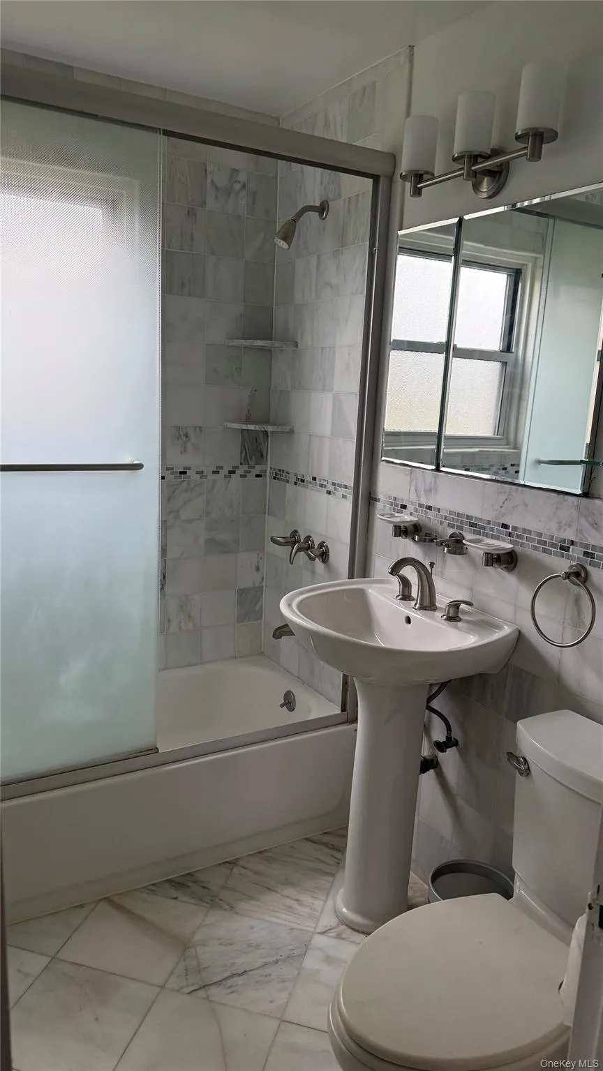 955 Fenwood Drive, Hempstead, NY, 1 Bedroom Bedrooms, 4 Rooms Rooms,1 BathroomBathrooms,Residential Lease,For Rent,Fenwood Drive,0,1054384 955 Fenwood Drive, Hempstead, NY, 1 Bedroom Bedrooms, 4 Rooms Rooms,1 BathroomBathrooms,Residential Lease,For Rent,Fenwood Drive,0,1054384