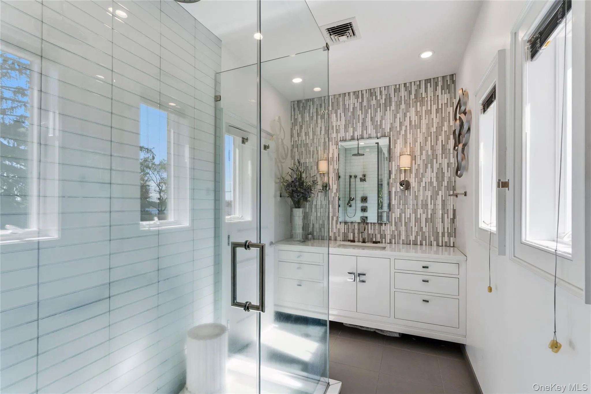 646 The Concourse, Oyster Bay, NY, 3 Bedrooms Bedrooms, 8 Rooms Rooms,3 BathroomsBathrooms,Residential,For Rent,The Concourse,0,1054385 646 The Concourse, Oyster Bay, NY, 3 Bedrooms Bedrooms, 8 Rooms Rooms,3 BathroomsBathrooms,Residential,For Rent,The Concourse,0,1054385