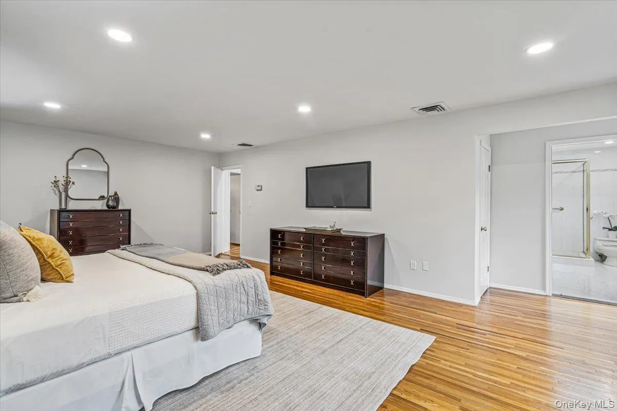 27 Winter Lane, Huntington, NY, 5 Bedrooms Bedrooms, 11 Rooms Rooms,3 BathroomsBathrooms,Residential,For Rent,Winter,0,1054397 27 Winter Lane, Huntington, NY, 5 Bedrooms Bedrooms, 11 Rooms Rooms,3 BathroomsBathrooms,Residential,For Rent,Winter,0,1054397