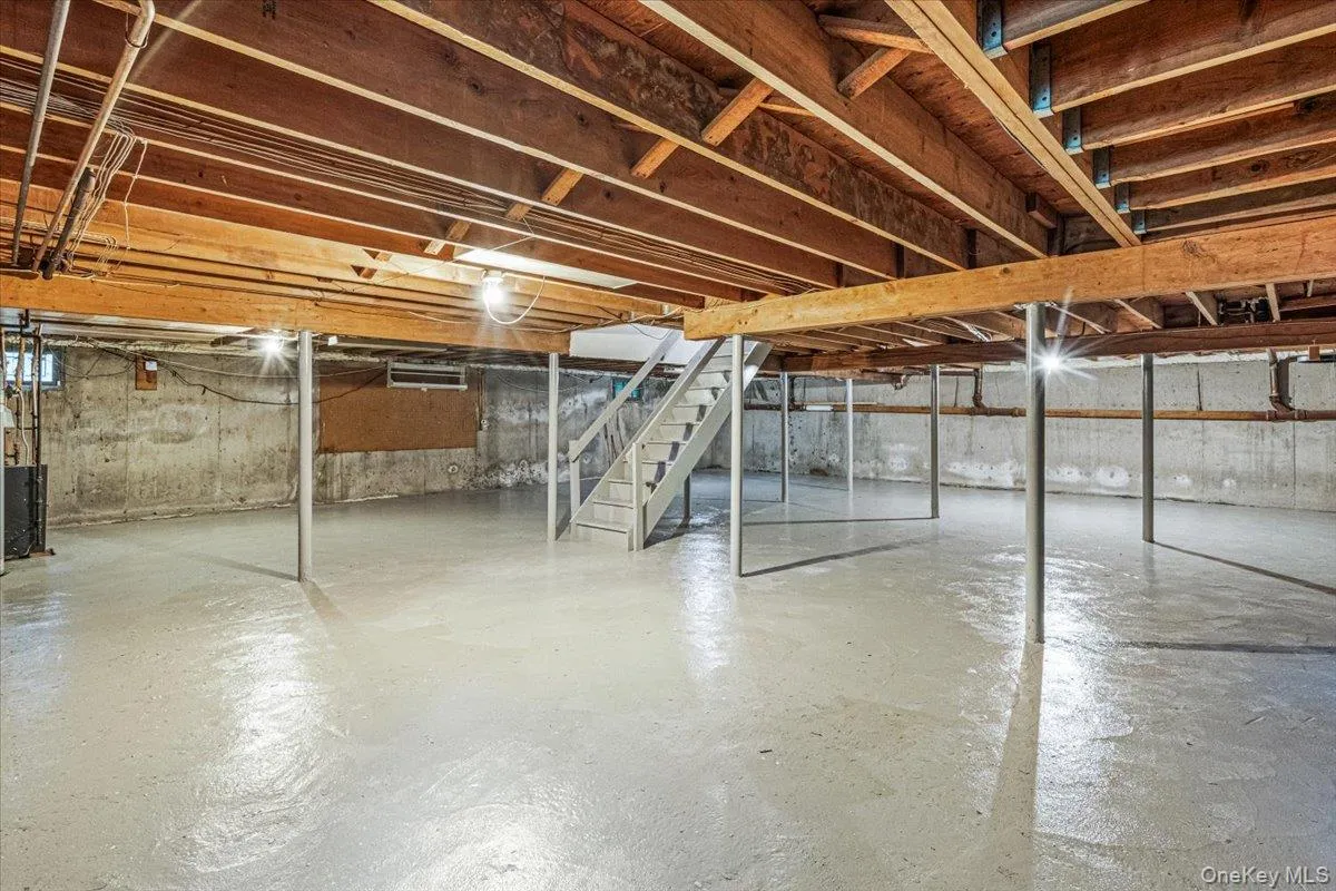 27 Winter Lane, Huntington, NY, 5 Bedrooms Bedrooms, 11 Rooms Rooms,3 BathroomsBathrooms,Residential,For Rent,Winter,0,1054397 27 Winter Lane, Huntington, NY, 5 Bedrooms Bedrooms, 11 Rooms Rooms,3 BathroomsBathrooms,Residential,For Rent,Winter,0,1054397