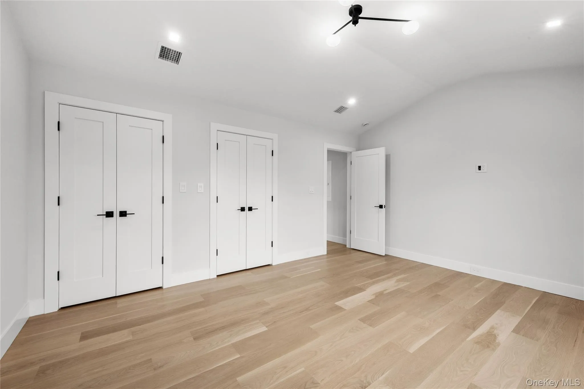 746 Blackstone Avenue, Hempstead, NY, 5 Bedrooms Bedrooms, 16 Rooms Rooms,4 BathroomsBathrooms,Residential,For Rent,Blackstone,0,1054405 746 Blackstone Avenue, Hempstead, NY, 5 Bedrooms Bedrooms, 16 Rooms Rooms,4 BathroomsBathrooms,Residential,For Rent,Blackstone,0,1054405