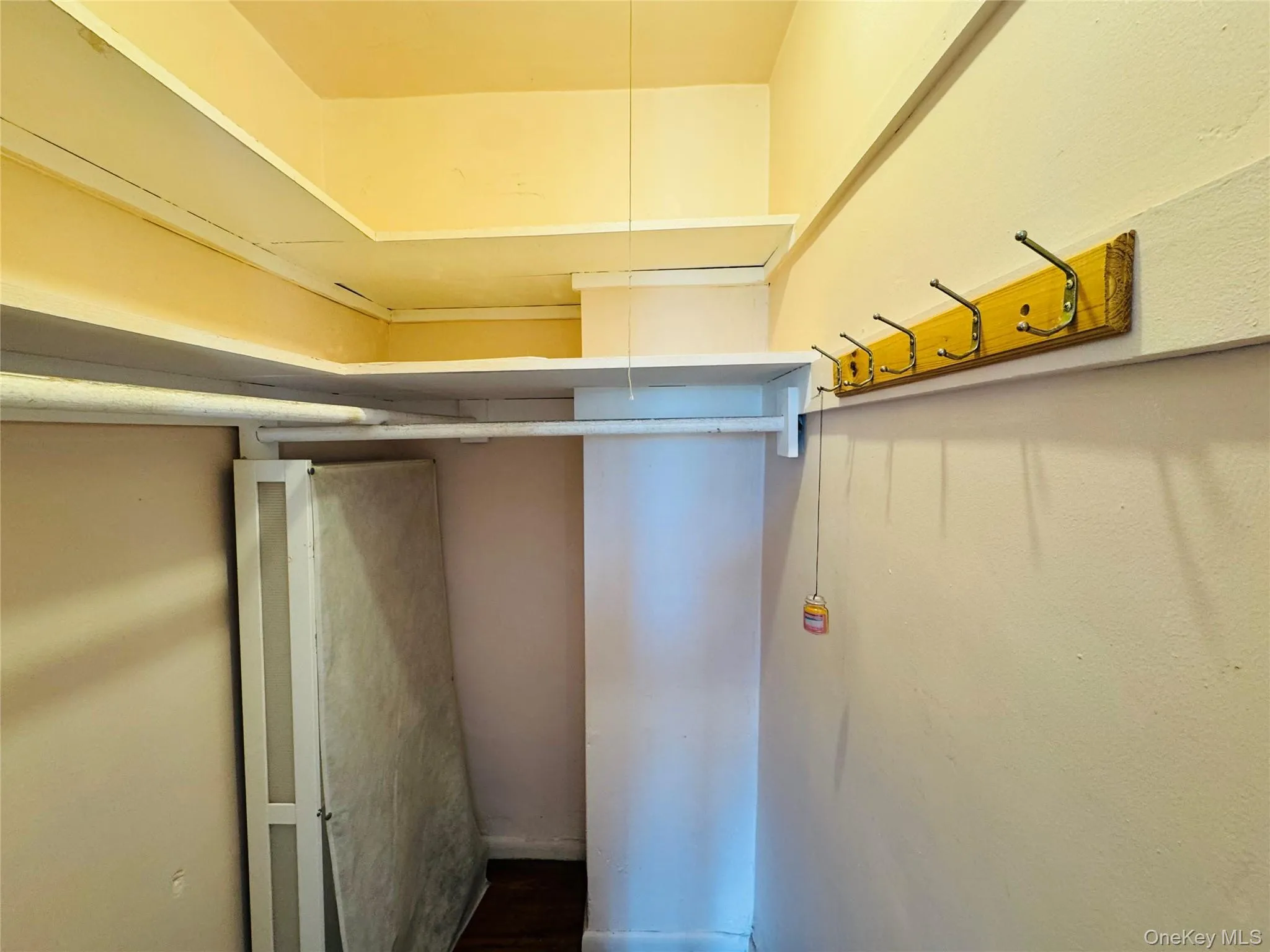 138-15 Franklin Avenue, New York, NY, 1 Bedroom Bedrooms, 4 Rooms Rooms,1 BathroomBathrooms,Residential,For Rent,Franklin,0,1054406 138-15 Franklin Avenue, New York, NY, 1 Bedroom Bedrooms, 4 Rooms Rooms,1 BathroomBathrooms,Residential,For Rent,Franklin,0,1054406