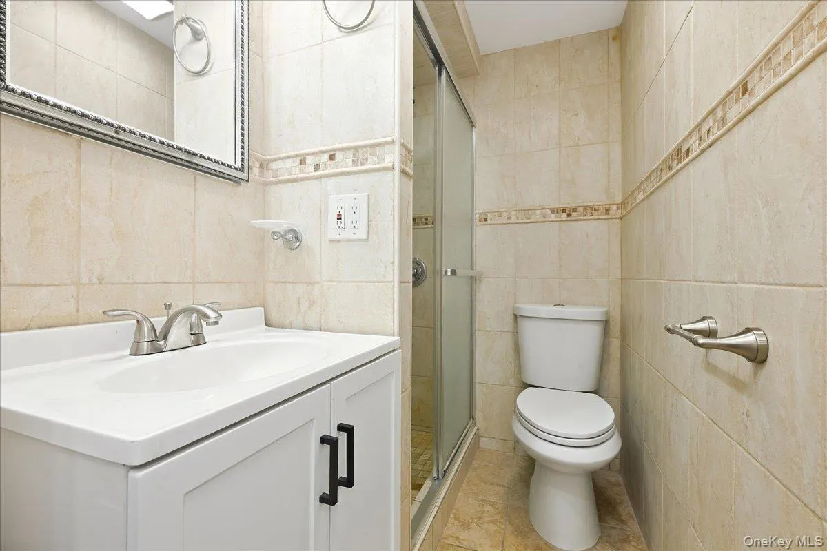 87-68 Little Neck Parkway, New York, NY, 3 Bedrooms Bedrooms, 6 Rooms Rooms,2 BathroomsBathrooms,Residential,For Rent,Little Neck,0,1054411 87-68 Little Neck Parkway, New York, NY, 3 Bedrooms Bedrooms, 6 Rooms Rooms,2 BathroomsBathrooms,Residential,For Rent,Little Neck,0,1054411