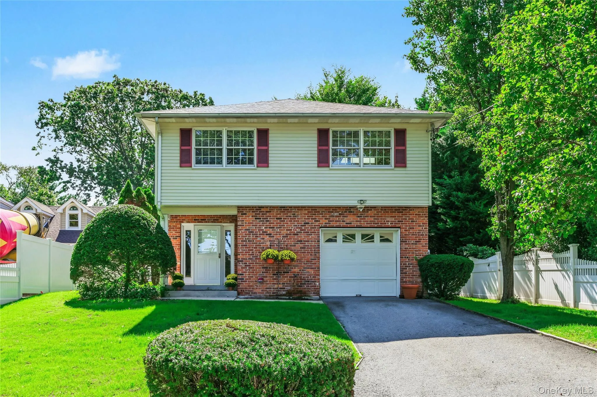 76 Hernan Avenue, Oyster Bay, NY, 4 Bedrooms Bedrooms, 8 Rooms Rooms,2 BathroomsBathrooms,Residential,For Rent,Hernan,0,1054412 76 Hernan Avenue, Oyster Bay, NY, 4 Bedrooms Bedrooms, 8 Rooms Rooms,2 BathroomsBathrooms,Residential,For Rent,Hernan,0,1054412