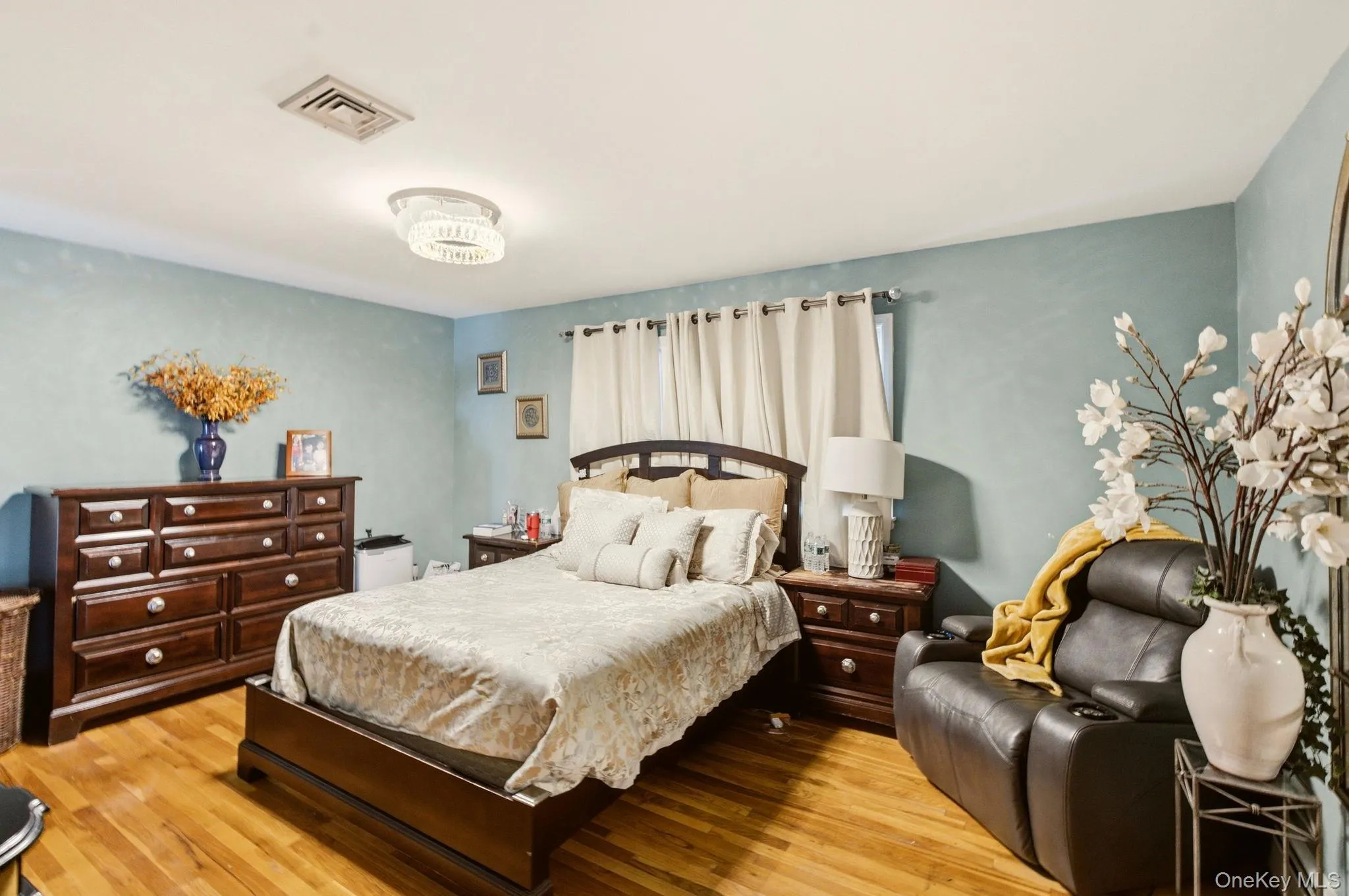 2962 Hewlett Avenue, Hempstead, NY, 6 Bedrooms Bedrooms, 7 Rooms Rooms,2 BathroomsBathrooms,Residential,For Rent,Hewlett,0,1054427 2962 Hewlett Avenue, Hempstead, NY, 6 Bedrooms Bedrooms, 7 Rooms Rooms,2 BathroomsBathrooms,Residential,For Rent,Hewlett,0,1054427