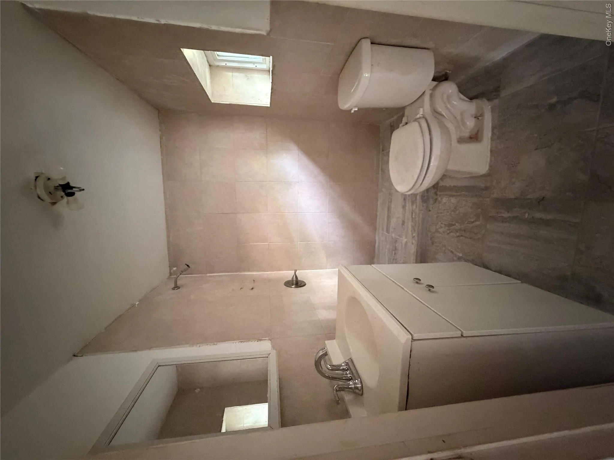 12022 Marsden Street, New York, NY, 4 Bedrooms Bedrooms, 8 Rooms Rooms,2 BathroomsBathrooms,Residential Lease,For Rent,Marsden,0,1054436 12022 Marsden Street, New York, NY, 4 Bedrooms Bedrooms, 8 Rooms Rooms,2 BathroomsBathrooms,Residential Lease,For Rent,Marsden,0,1054436