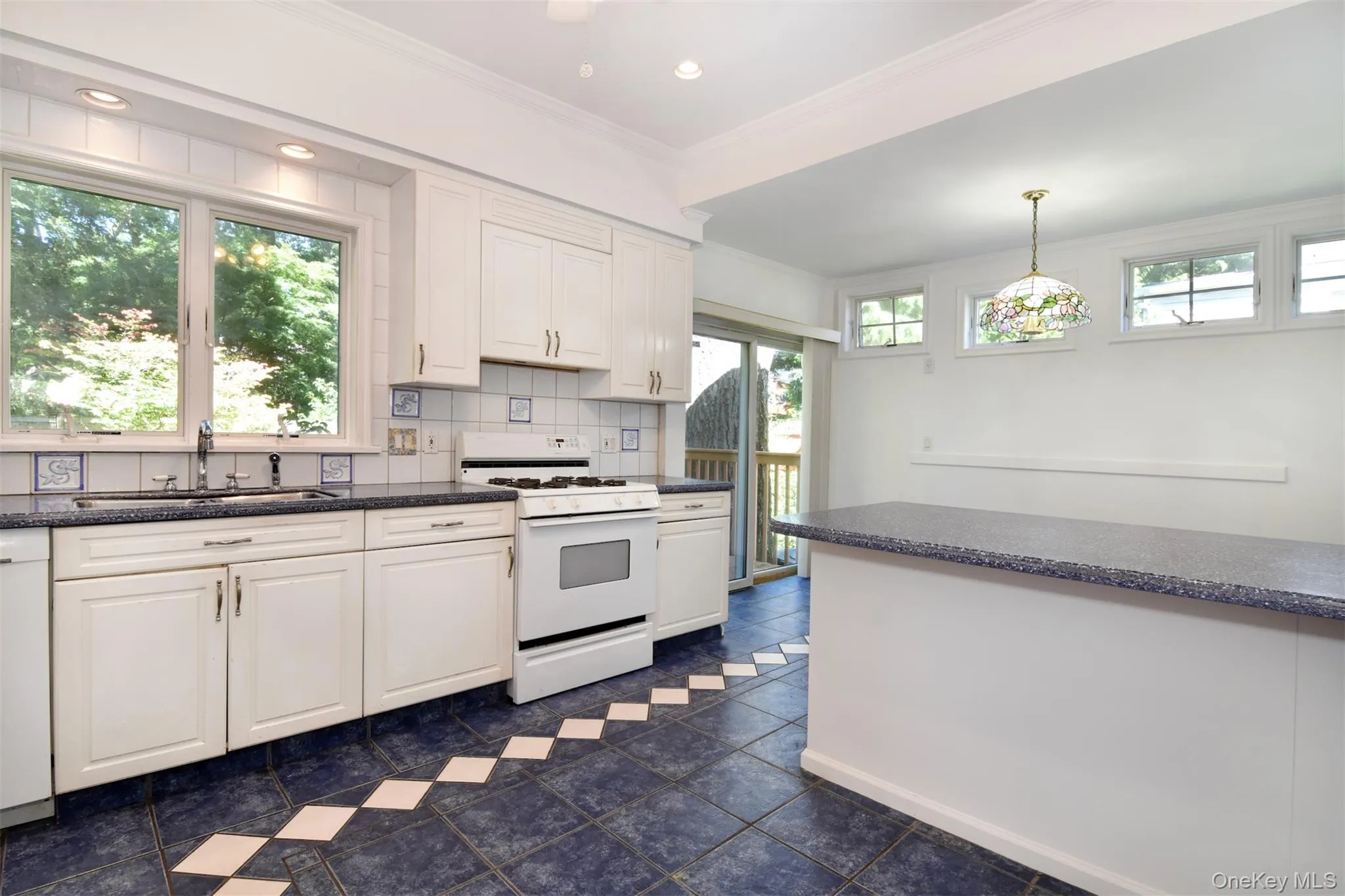 79 Southgate Avenue, Greenburgh, NY, 4 Bedrooms Bedrooms, 8 Rooms Rooms,2 BathroomsBathrooms,Residential,For Rent,Southgate,0,1054438 79 Southgate Avenue, Greenburgh, NY, 4 Bedrooms Bedrooms, 8 Rooms Rooms,2 BathroomsBathrooms,Residential,For Rent,Southgate,0,1054438