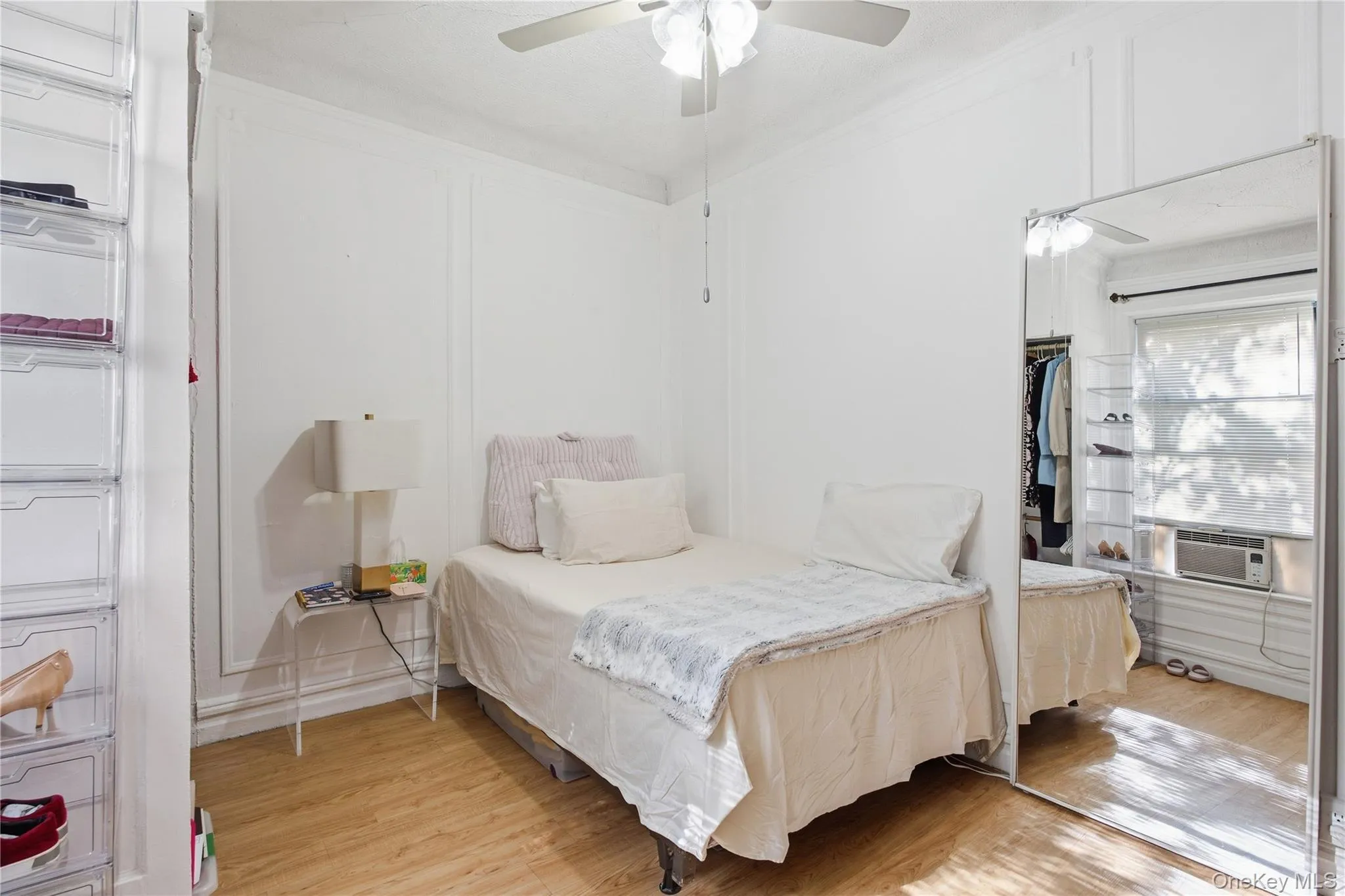 924 summit Avenue, New York, NY, 3 Bedrooms Bedrooms, 5 Rooms Rooms,1 BathroomBathrooms,Residential,For Rent,summit,0,1054449 924 summit Avenue, New York, NY, 3 Bedrooms Bedrooms, 5 Rooms Rooms,1 BathroomBathrooms,Residential,For Rent,summit,0,1054449