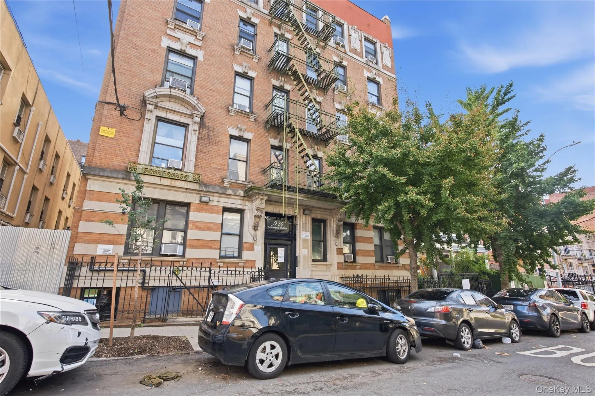 924 summit Avenue, New York, NY, 3 Bedrooms Bedrooms, 5 Rooms Rooms,1 BathroomBathrooms,Residential,For Rent,summit,0,1054449 924 summit Avenue, New York, NY, 3 Bedrooms Bedrooms, 5 Rooms Rooms,1 BathroomBathrooms,Residential,For Rent,summit,0,1054449