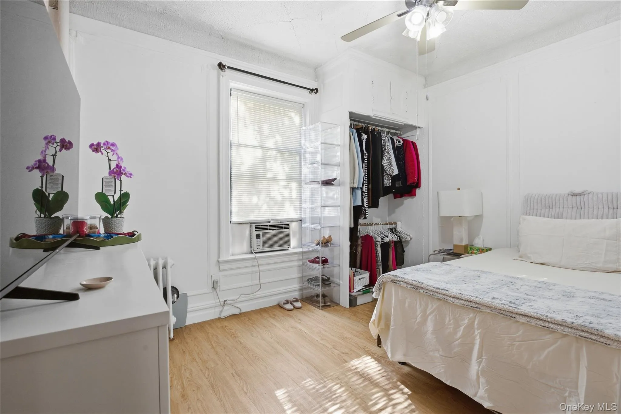 924 summit Avenue, New York, NY, 3 Bedrooms Bedrooms, 5 Rooms Rooms,1 BathroomBathrooms,Residential,For Rent,summit,0,1054449 924 summit Avenue, New York, NY, 3 Bedrooms Bedrooms, 5 Rooms Rooms,1 BathroomBathrooms,Residential,For Rent,summit,0,1054449