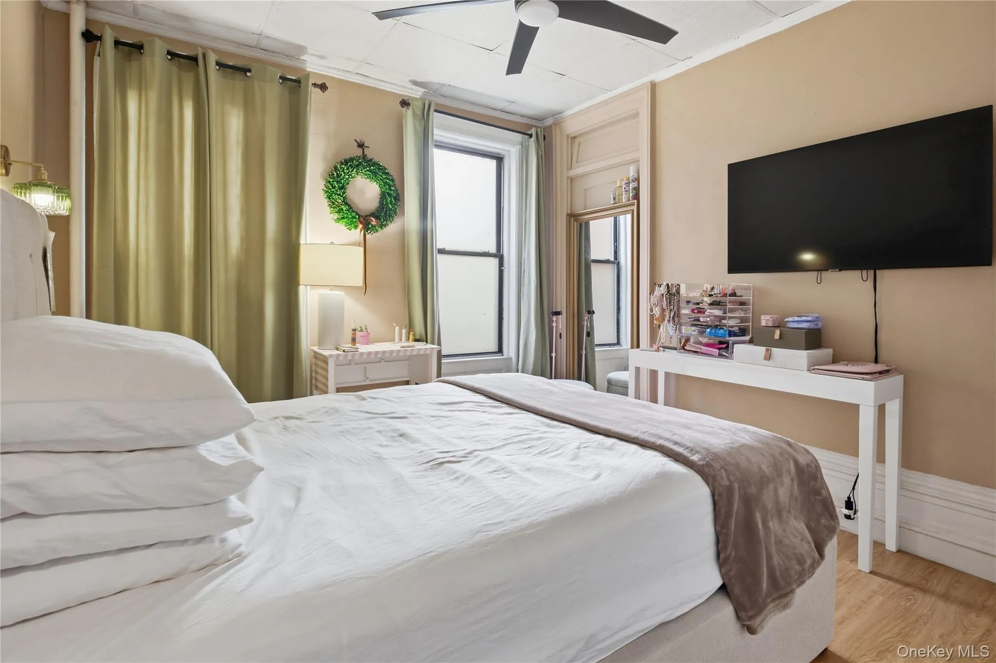 924 summit Avenue, New York, NY, 3 Bedrooms Bedrooms, 5 Rooms Rooms,1 BathroomBathrooms,Residential,For Rent,summit,0,1054449 924 summit Avenue, New York, NY, 3 Bedrooms Bedrooms, 5 Rooms Rooms,1 BathroomBathrooms,Residential,For Rent,summit,0,1054449